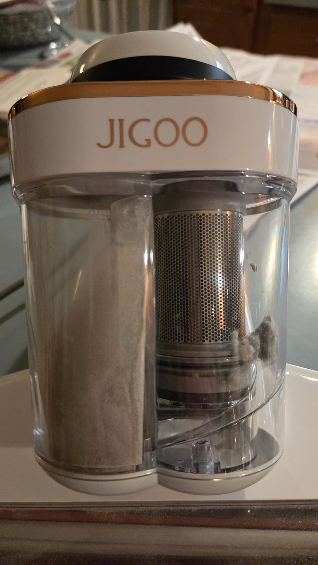 JIGOO J300 Bed Vacuum Cleaner, Dust Sensor, Pet Hair, UV and Heat, Corded | Mattress vacuum cleaner with 500W motor, 13Kpa suction, UV-C light and 130°F heat for pet hair on beds, sofas, White customer photo 2