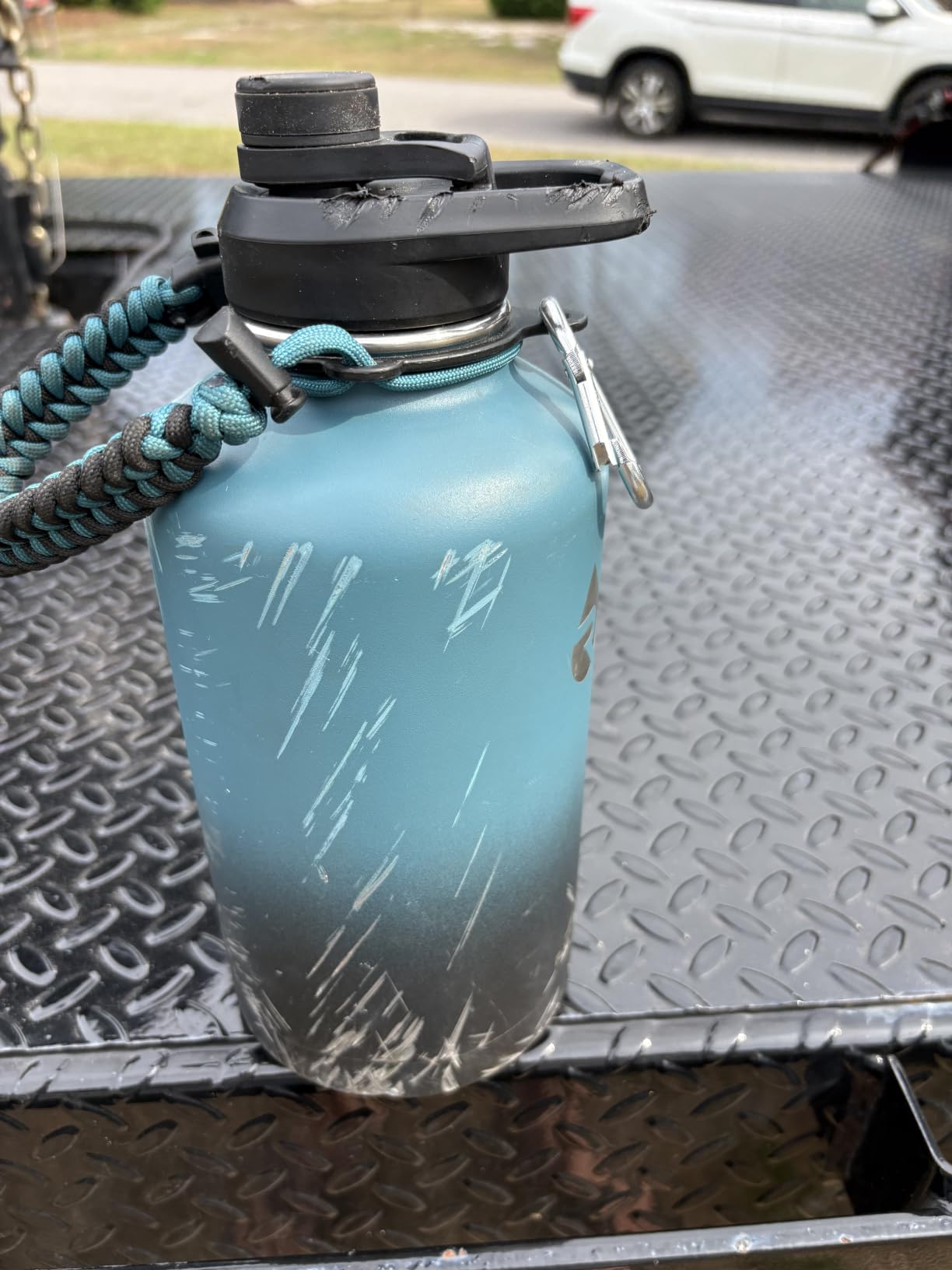 RAYMYLO Insulated Water Bottle 40 oz, Triple Wall Vacuum Stainless Steel customer photo 1