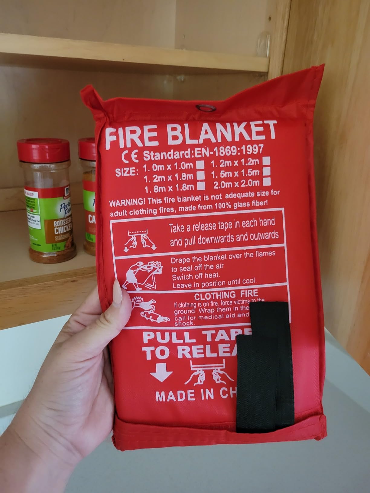 Lancryen Emergency Fire Blanket, Fire Extinguisher Blanket, Fire Suppression Fabric, Flame Retardant Towel Fire Safety Cloth for Home, Kitchen, School, Grill, Car, Office, Warehouse(40