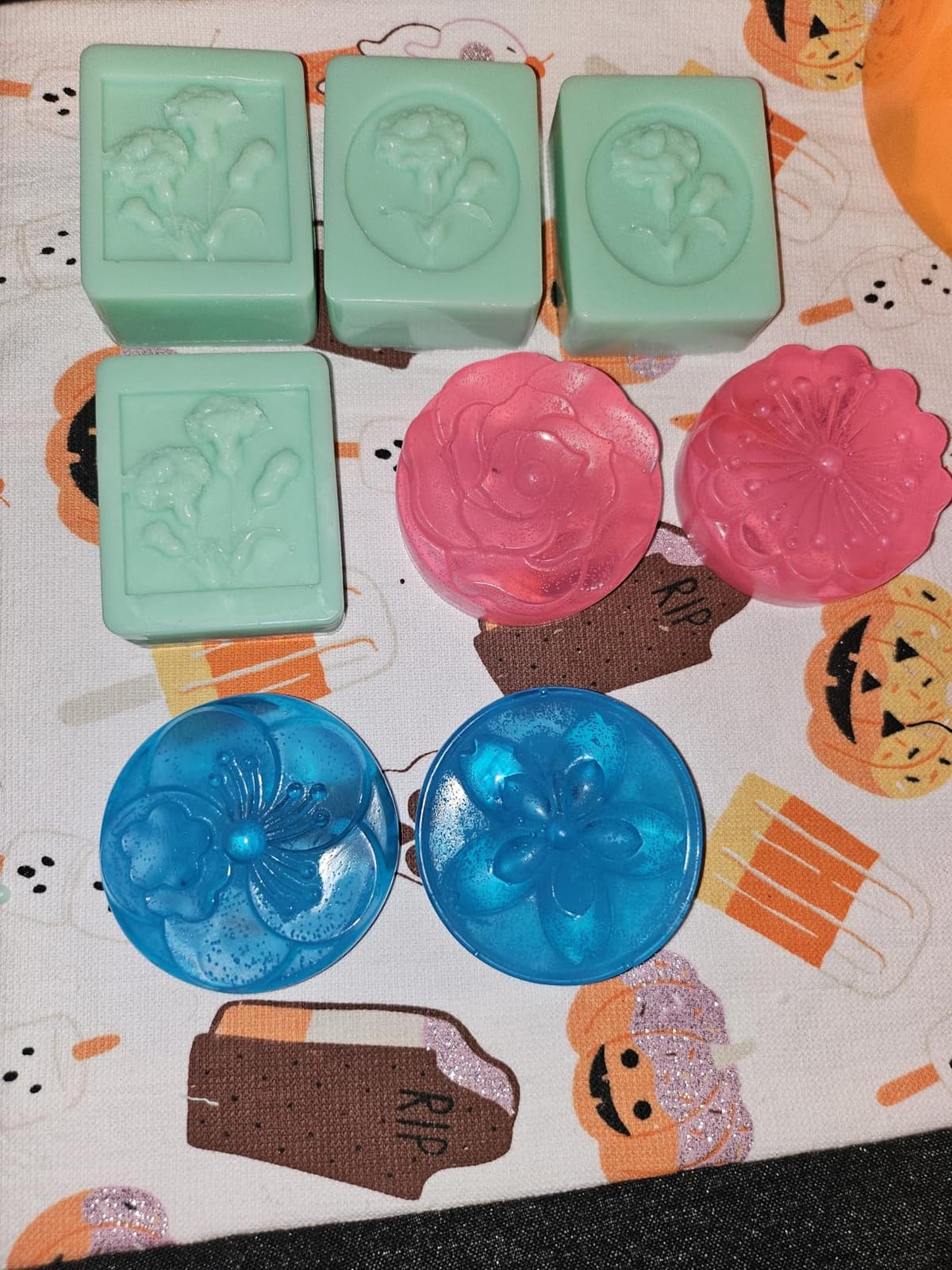 Soap Making Kit with Melt & Pour Base, Cutting Box, Molds, Fragrances - for Adults & Kids by Prime Creations customer photo 1