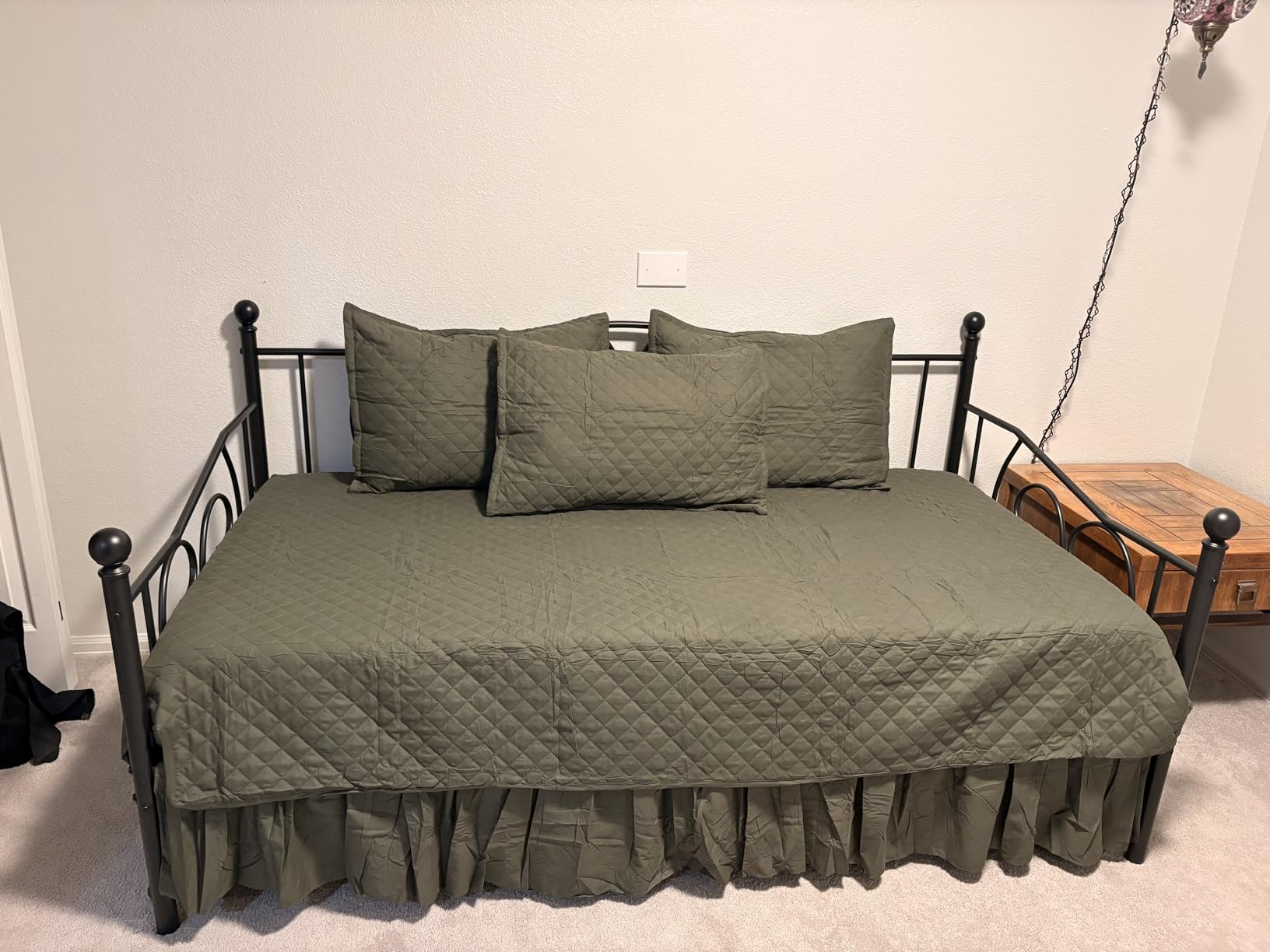 VECELO Metal Daybed Frame Multifunctional Platform Bed Sofa Mattress Foundation with Deluxe Headboard, Twin, White customer photo 1