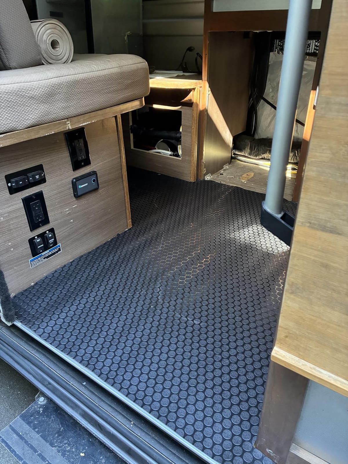 TUFFIOM 7.5 x 17 FT Garage Floor Mat, Thickened Diamond Plate PVC Garage Mats Flooring Roll for Under Car, Garage Car Parking Mats for Compact SUVs, Sports Car customer photo 2