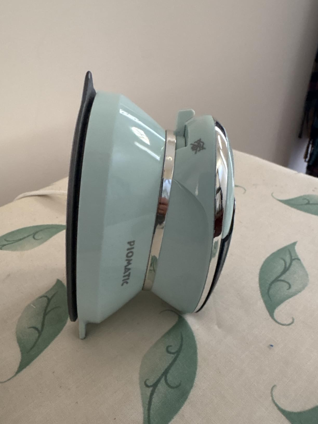 PIOMATIC Travel Iron Mini with Steam for Clothes with Dual Voltage | Portable Mini Ironing Machine with Non-Stick Soleplate, Small Iron for Sewing, Quilting and Handcraft customer photo 1