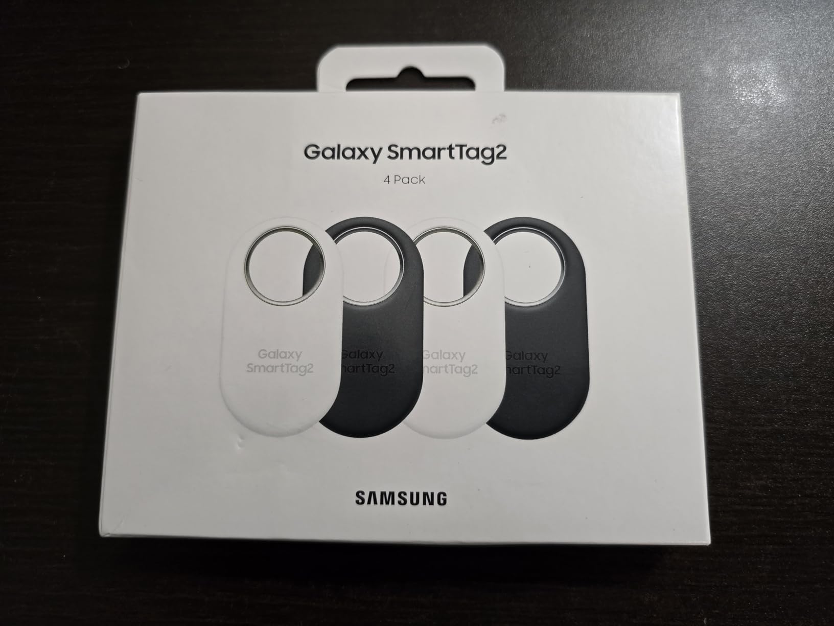 Samsung SmartTag2 (2023) Bluetooth + UWB, IP67 Water and Dust Resistant, Findable via App, 1.5 Year Battery Life (4-Pack) - Black/White (Global Edition, No US Warranty) customer photo 1