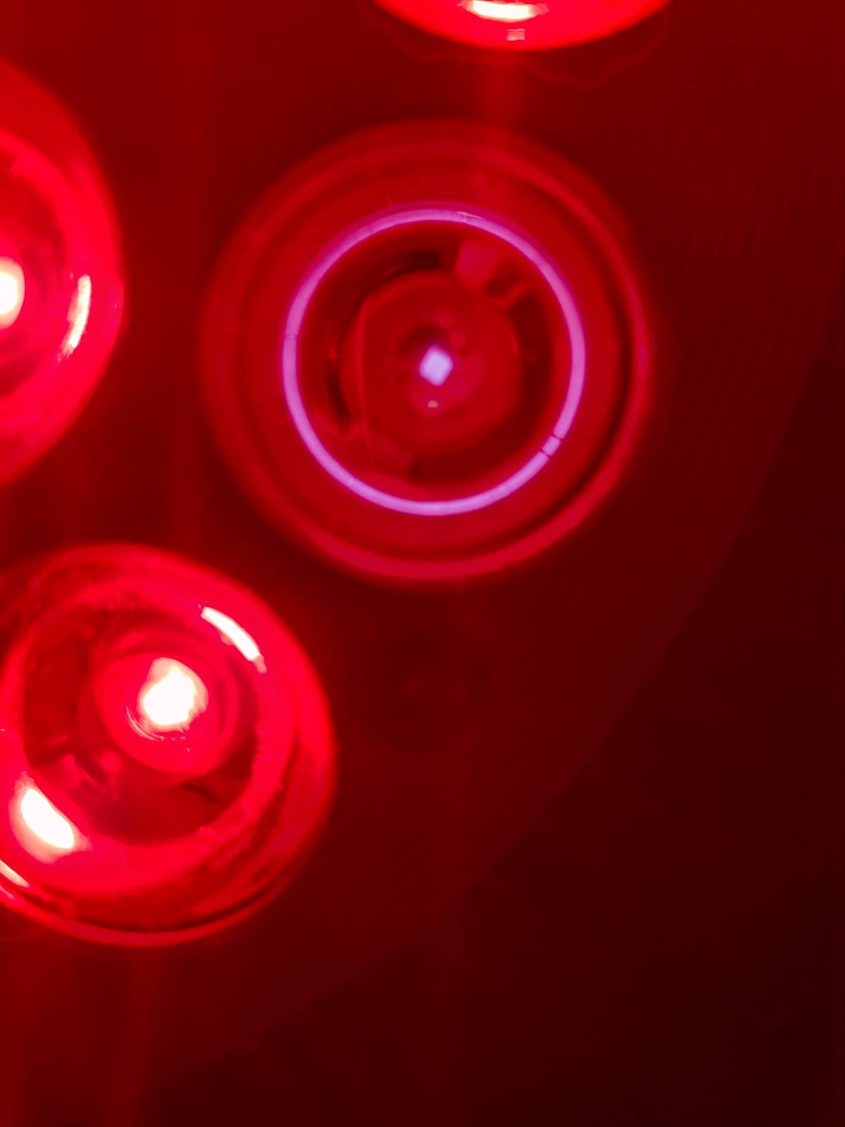 wolezek Red Light Therapy Lamp, 660nm Red and 850nm Near Infrared LED | 18 LEDs with 60° Beam Angle, E26 Base, Aluminum Tripod Stand 15-61in customer photo 1