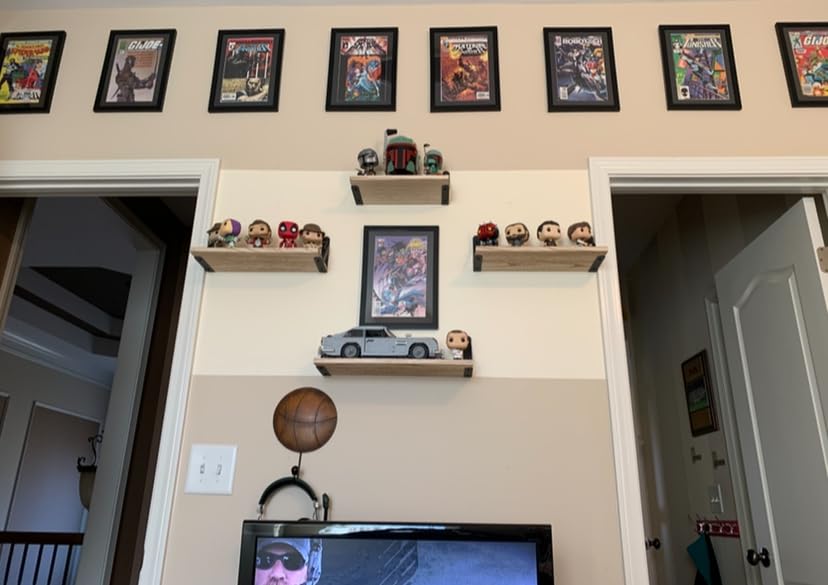 Geetery 8 Pack Comic Book Frame UV Protection Magazine Picture Display Wall Mount customer photo 2