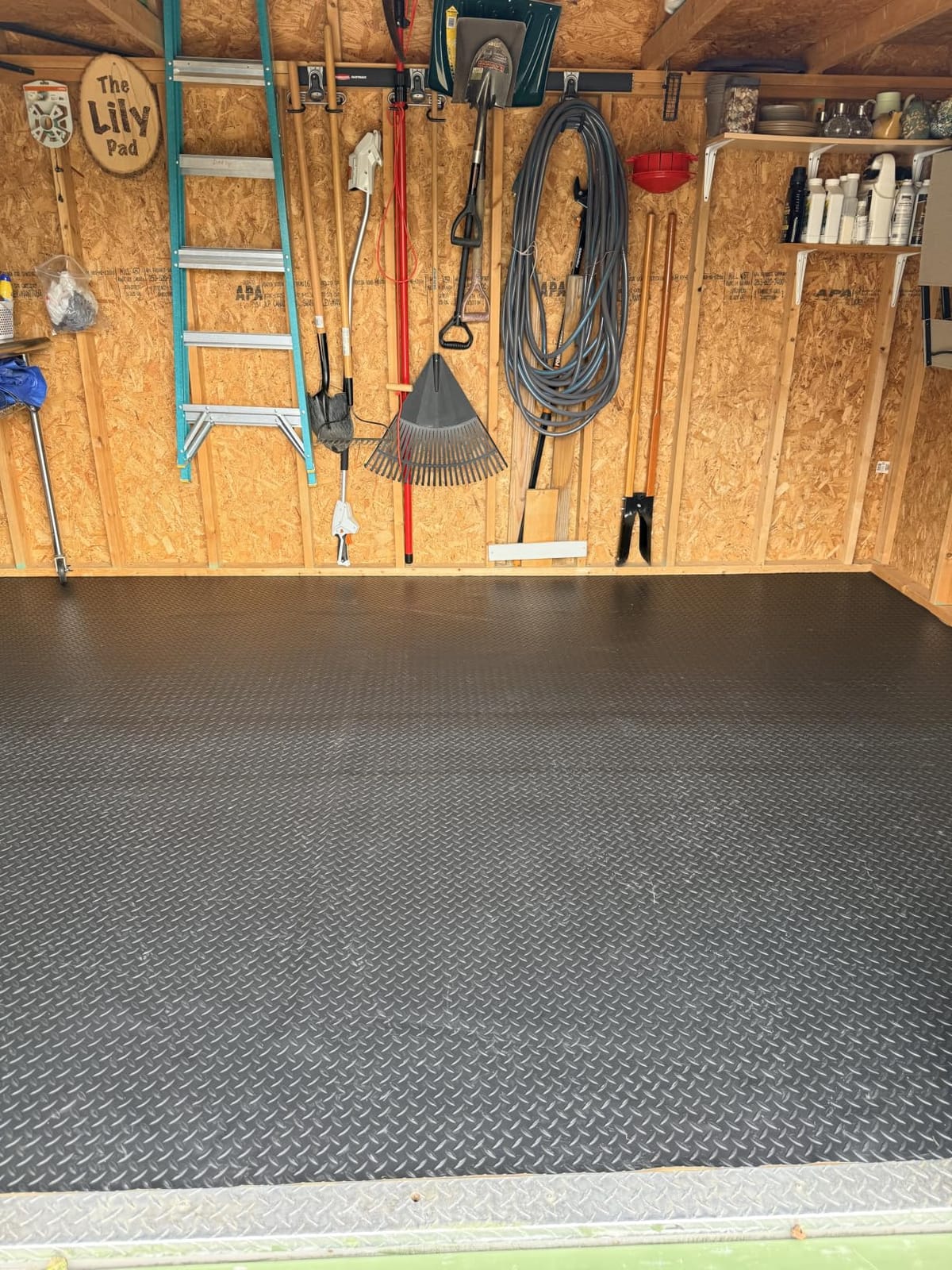 Grandroad auto 8x20 FT Garage Floor Mat, 2.8mm Thickened Flooring Roll for Under Car Diamond Plate PVC Rubber Mat with 20 Pcs Tapes, Non-Slip Floor Mat for Garage, Warehouse, Gyms, Trailer, Gray customer photo 2