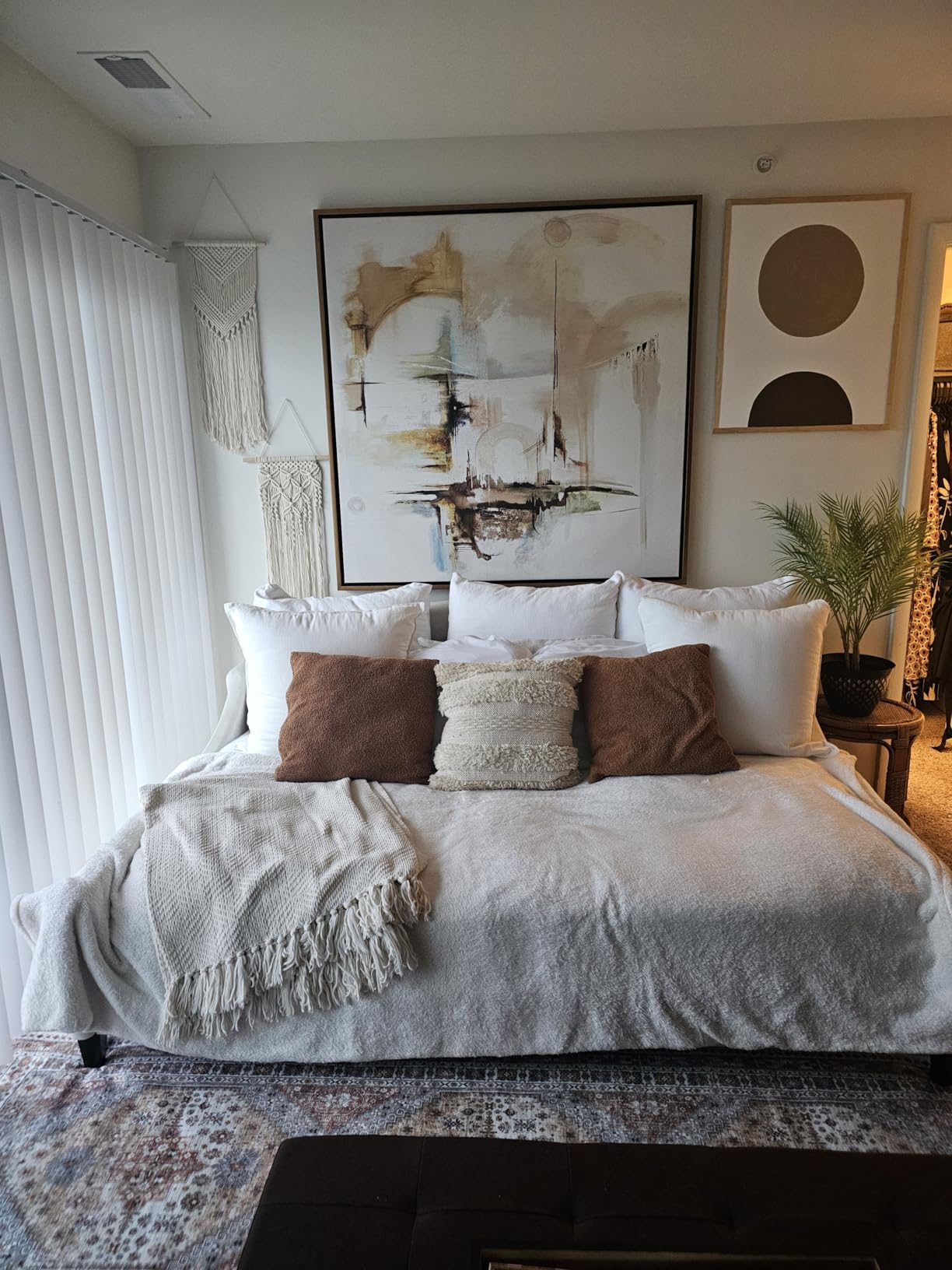 Full Size Daybed, Modern Luxury Tufted Button Upholstered Full Sofa Bed for Bedroom Living Room, Beige customer photo 1