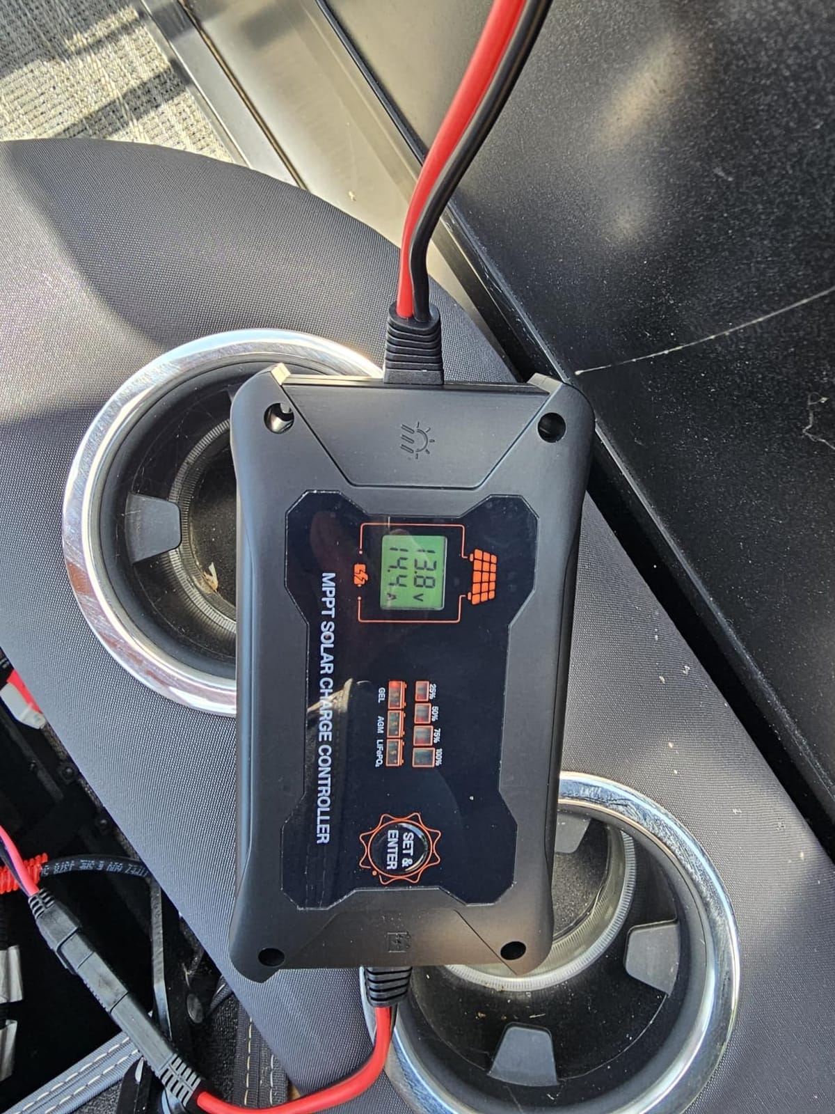 20A 12V/24V Portable MPPT Solar Charge Controller with Solar Connector, LCD Display, and LED Indicate Light. Max PV 600W 60Voc for AGM, Gel, LiFePo4 customer photo 2