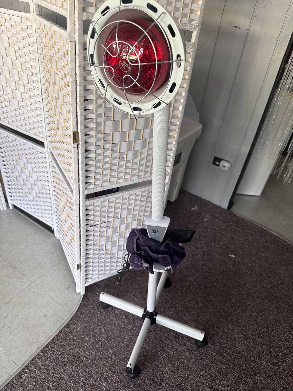 275W Infrared Red Light Therapy Heat Lamp with Removable Rolling Casters | Adjustable Temperature, 360° Rotatable Lamp Head, Home Use Therapy Lamp for Joint Pain Relief & Muscle Soreness Recovery customer photo 2