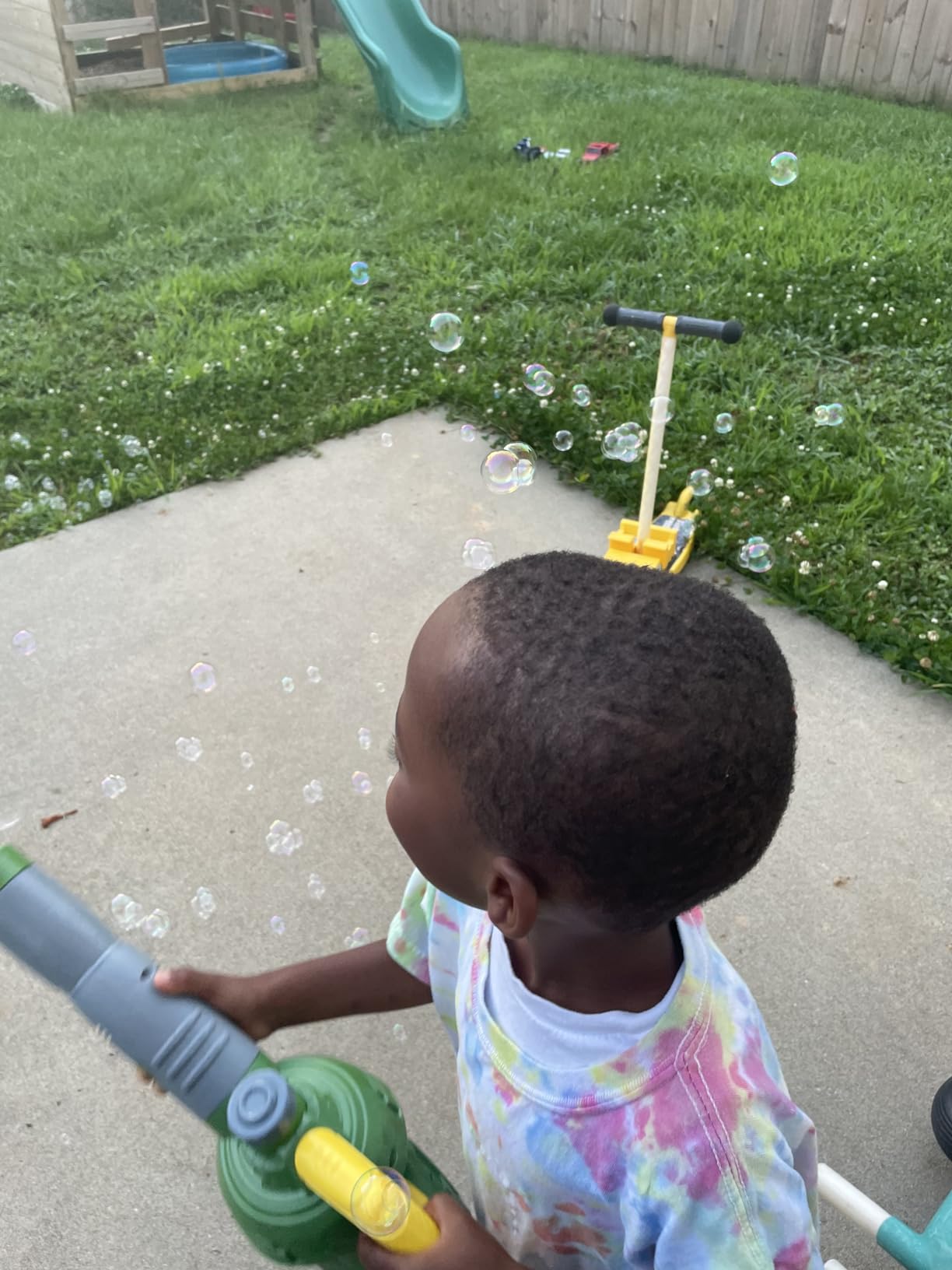 John Deere Bubble Leaf Blower - 24 oz Refill, Bubble Machine - Ages 3+ customer photo 2