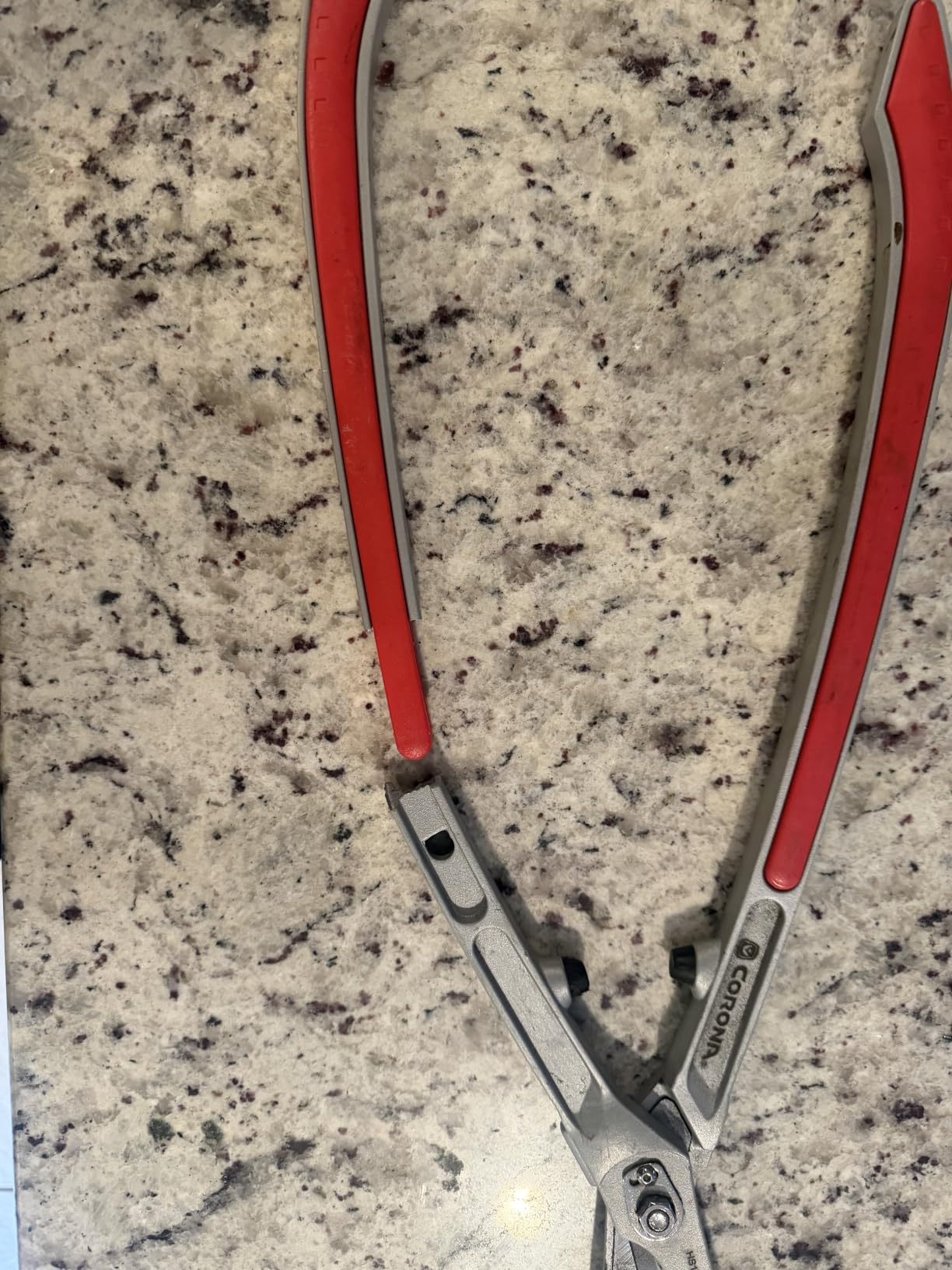 Corona Tools PrecisionCUT Aluminum Hedge Shear - Lightweight Hedge Clippers for Trimming Hedges, Shrubs & Bushes, Garden Landscaping Shears customer photo 2