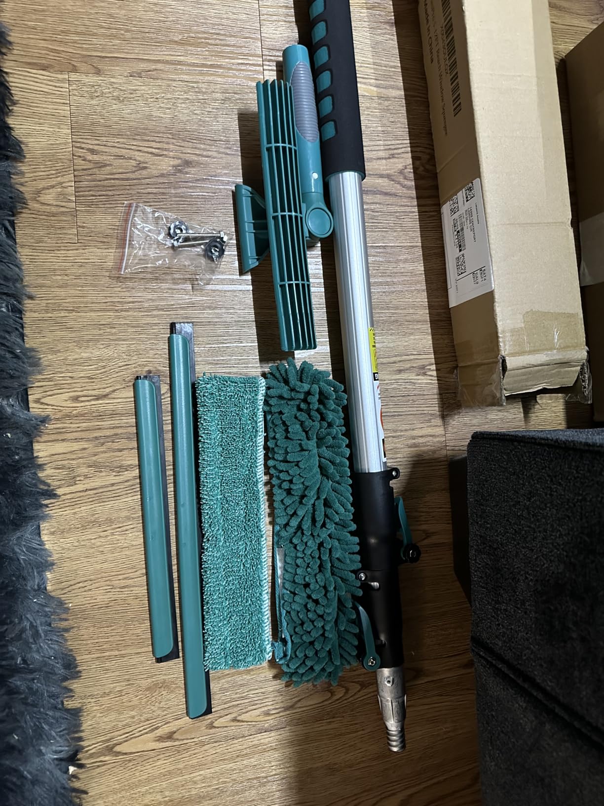 TelesPro 30 Feet High Reach Window Squeegee with 6-24 Ft Extension Pole, Window Cleaner Tool with 5-Stage Telescoping Pole, Window Cleaning Kit with Rotatable Head (2 Squeegee & 2 Microfibre Cloths) customer photo 1