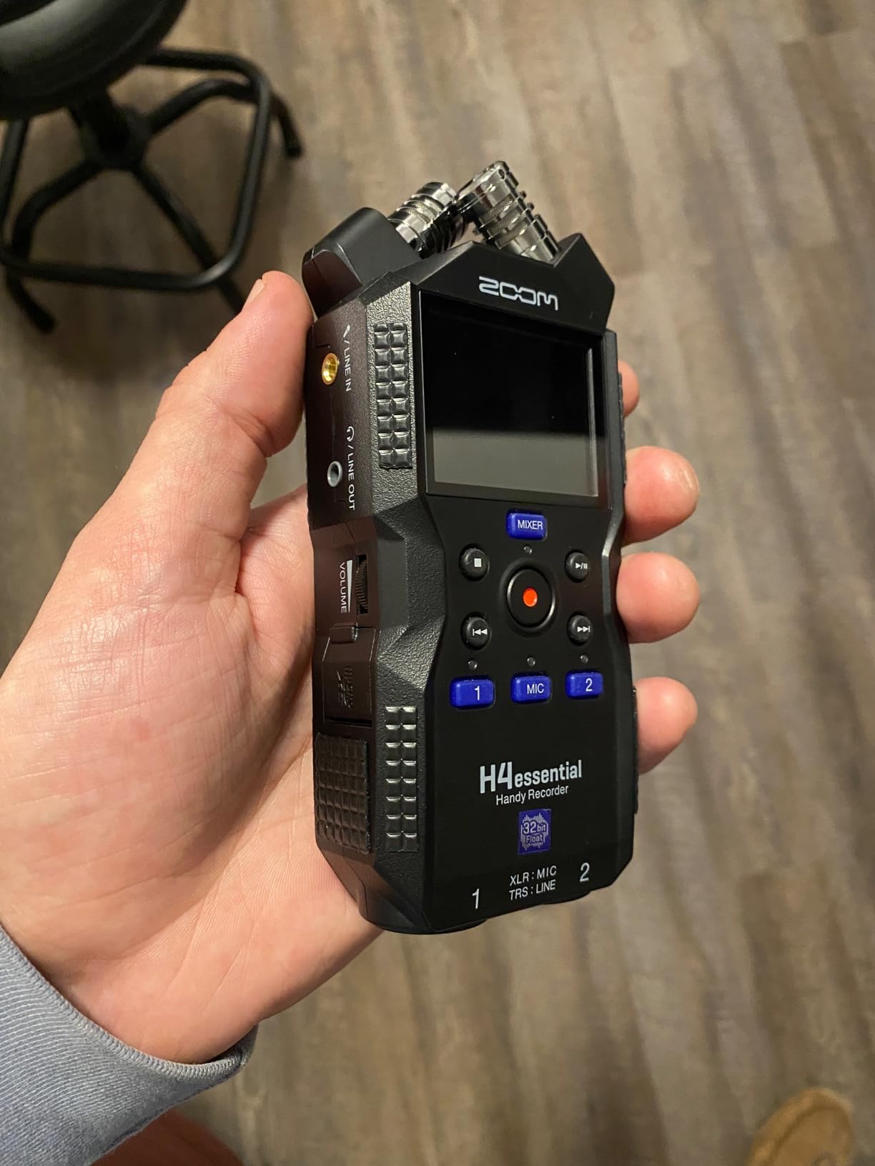 Zoom H4 Essential Handheld Recorder for Musicians, Podcasters & Filmmakers | Clip-Free Audio with 32-Bit Float, 4 Tracks, Stereo Mics, 2 XLR/TRS Inputs, USB Audio Interface customer photo 1