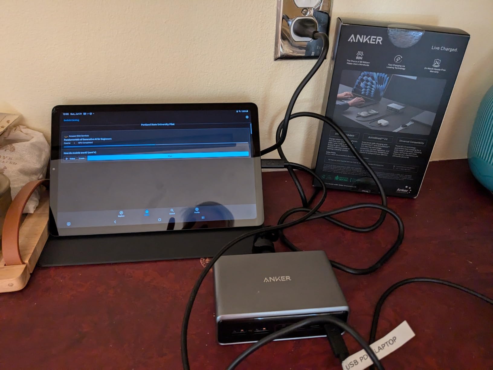 Anker Prime Charging Station, 200W 6-Port GaN Desktop Charger customer photo 1