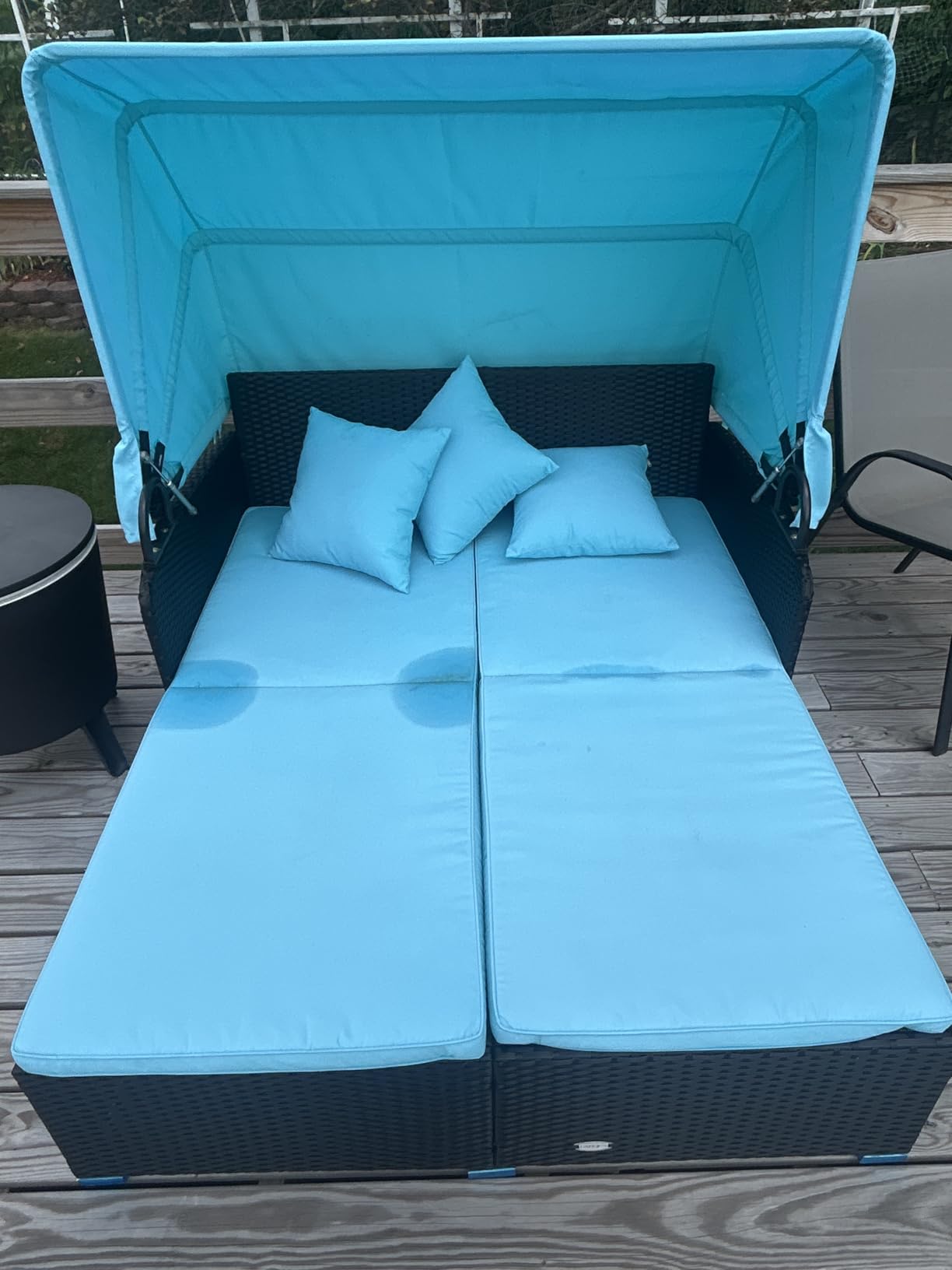 ORALNER Outdoor Daybed, 2-Person Wicker Patio Sofa with Retractable Canopy, Cushions & Pillows, 2 Side Trays, PE Rattan Double Sunbed Lounger for Deck Poolside Backyard Garden Balcony (Gray) customer photo 1