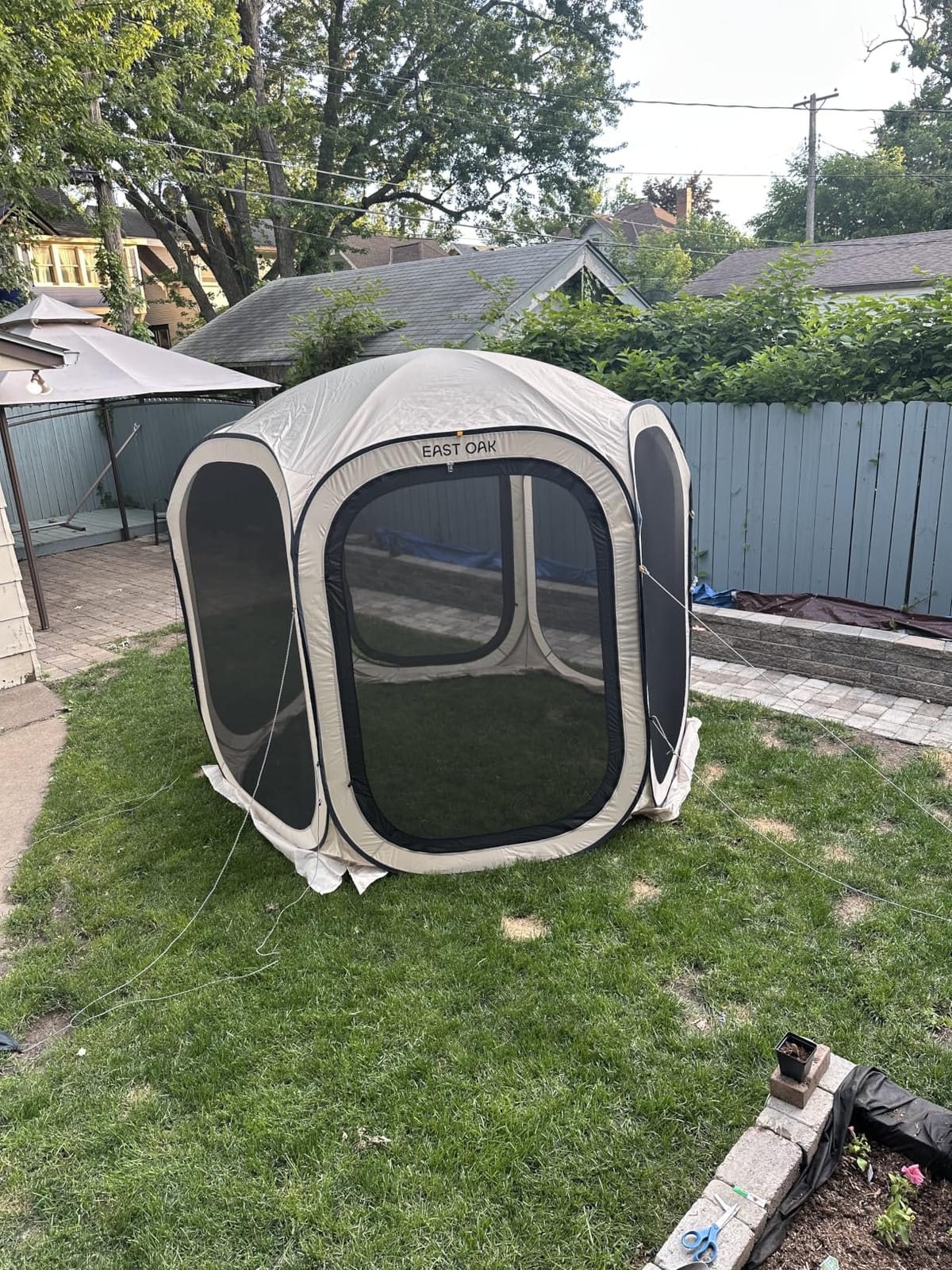 East Oak Pop up Screen Tent with Mosquito Netting, Portable Screen House Canopy Shelter, 6 x 6 FT Instant Screen Gazebo & UPF 50+ UV Protection for Patio, Backyard, Deck & Outdoor Activities, Beige customer photo 1