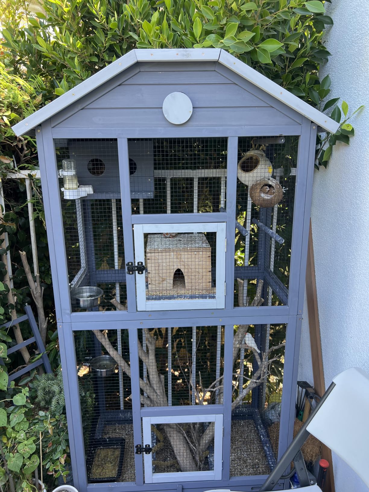 Gowoodhut Outdoor Bird Cage Large, Wooden Flight Aviary with Perches, Nest Habitat, and Easy-Clean Pull Out Tray for Parakeets, Macaws, and More customer photo 1
