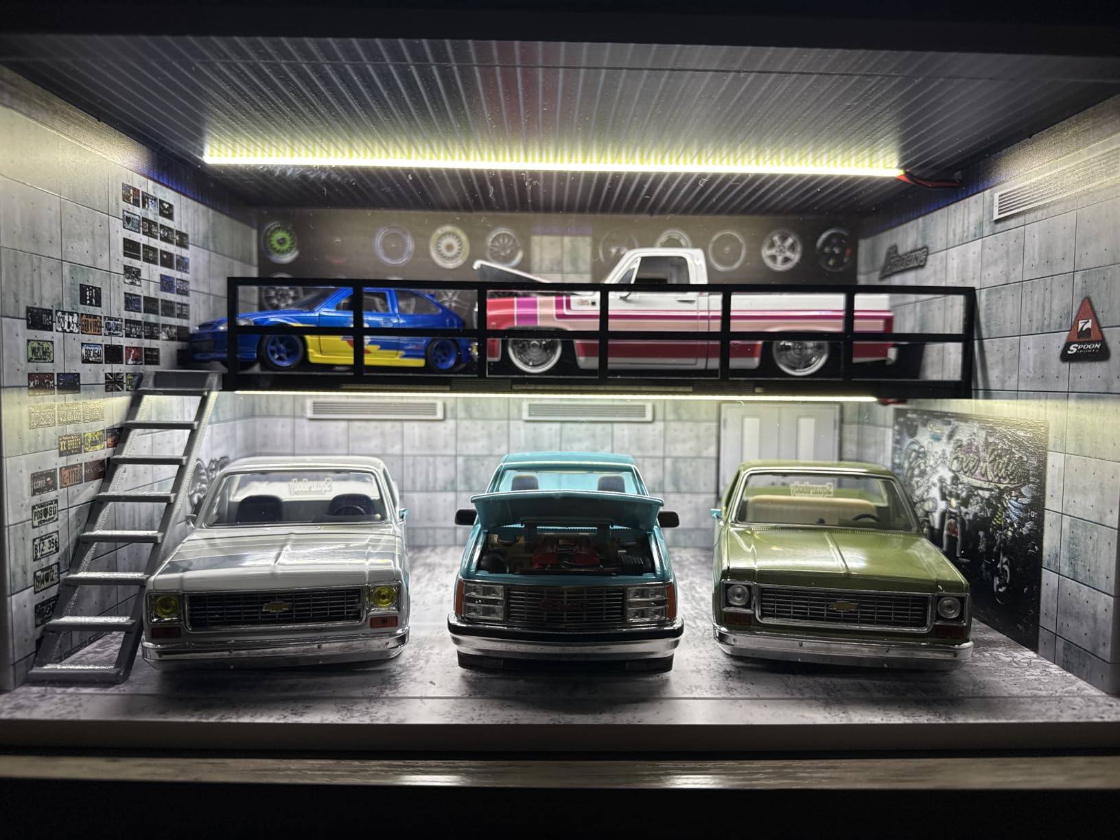 1:24 Scale Die-cast Model Car Display Case with Parking Lot Scene for Jada and Lego Collectors, Diorama Garage for Alloy Sport Car Model Toy with USB Lights and Acrylic Cover, 4 Parking Spaces customer photo 1