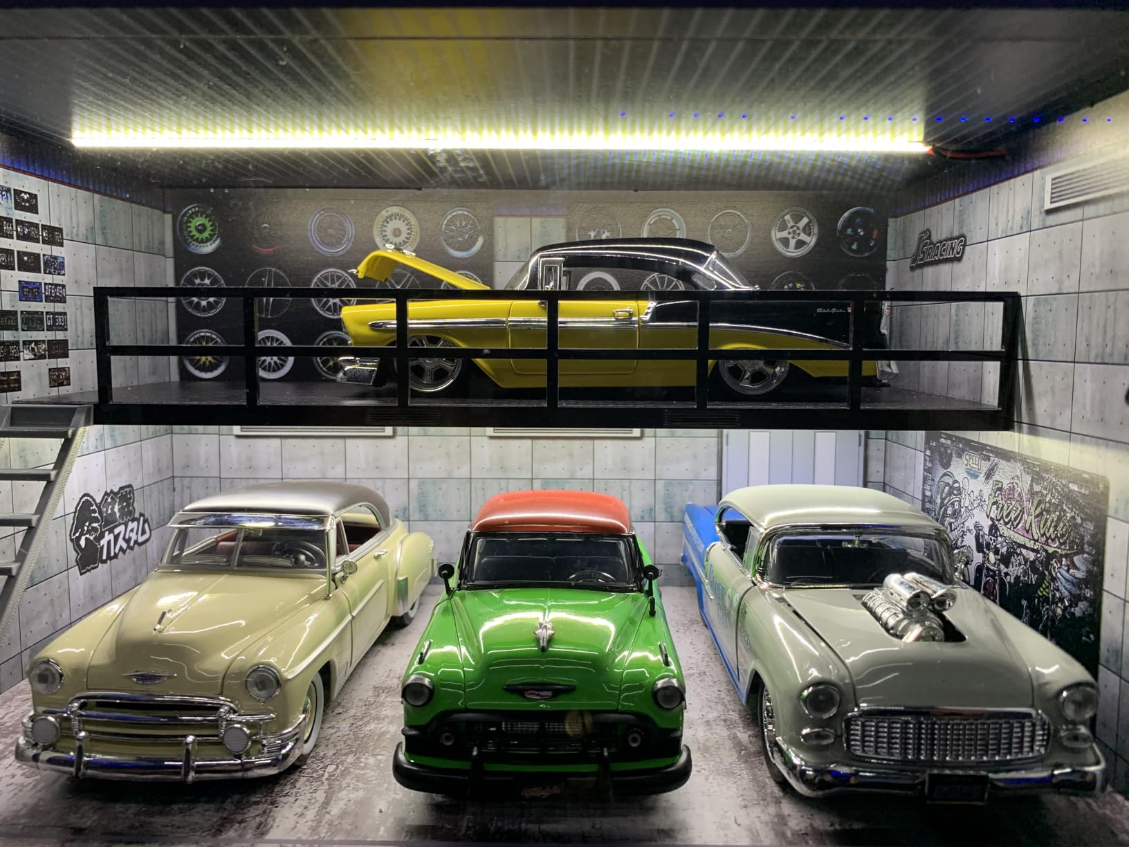 1:24 Scale Die-cast Model Car Display Case with Parking Lot Scene for Jada and Lego Collectors, Diorama Garage for Alloy Sport Car Model Toy with USB Lights and Acrylic Cover, 4 Parking Spaces customer photo 2