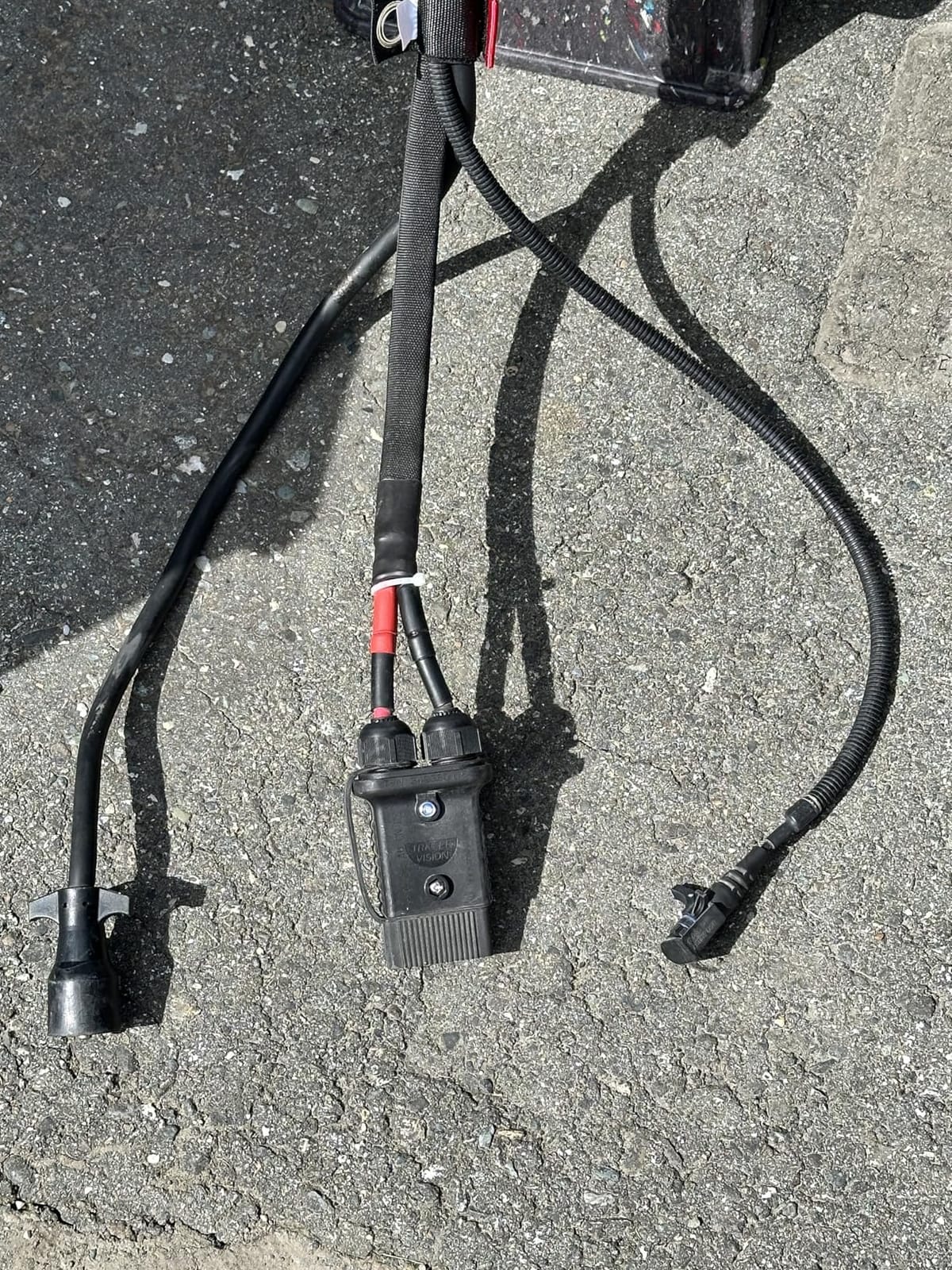 Victron Energy Orion-XS Smart DC to DC Charger (Bluetooth) 12/12V 50A 700W | Fully Configurable - Battery Charger for Dual Battery Systems - IP65 Dust & Waterproof customer photo 1
