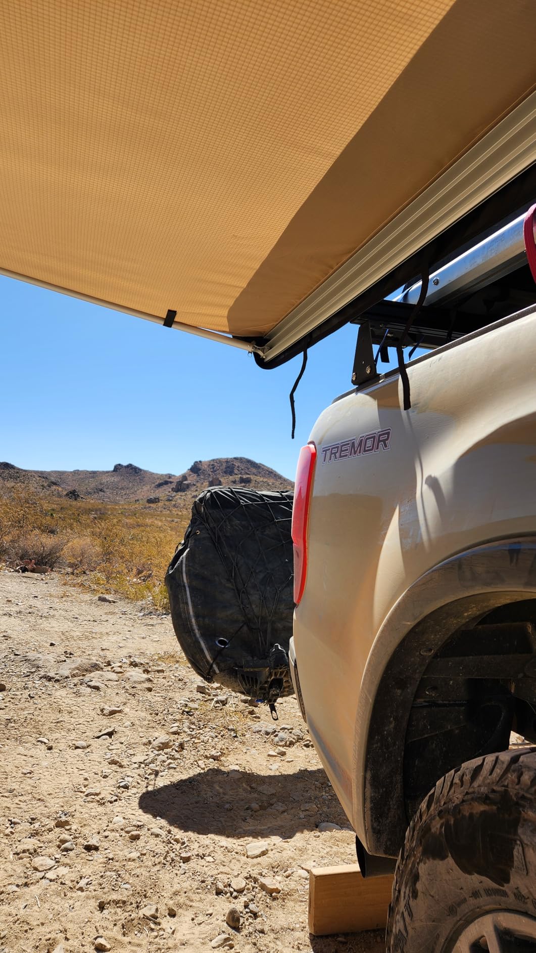 JOYTUTUS Vehicle Awning 6.6'x8.2' Roof Rack Pull-Out Sun Shade UV50+, Weatherproof 4x4 Side Sunshade for Camping, Car Awning with Adjustable Hardware, Quick Set-up, SUV/Truck/Van/Jeep customer photo 2