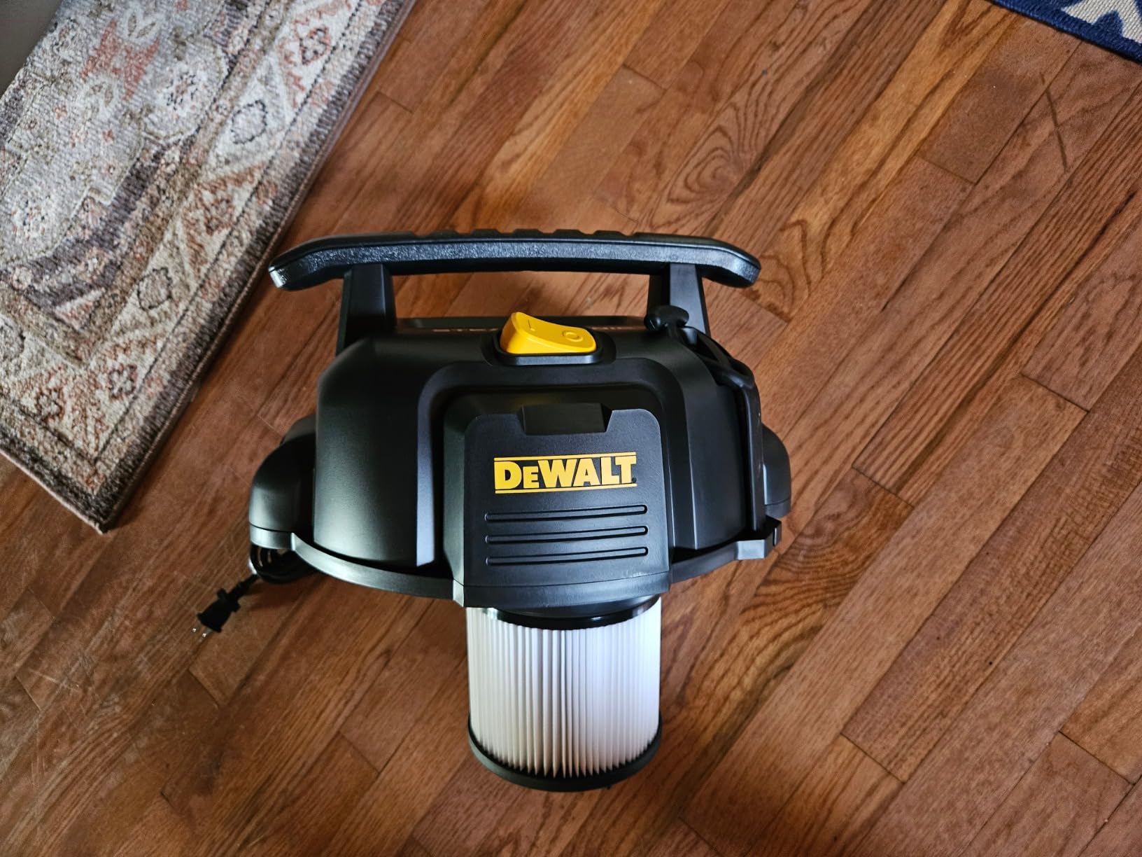 DEWALT STEALTHSONIC 5 Gallon Ultra Quiet Wet Dry Shop Vac DXV05P-QT | 4 Peak HP Powerful Suction, Quiet Operation, Long-Lasting Performance, Complete Accessory Kit for Garage, Workshop, Jobsite customer photo 1