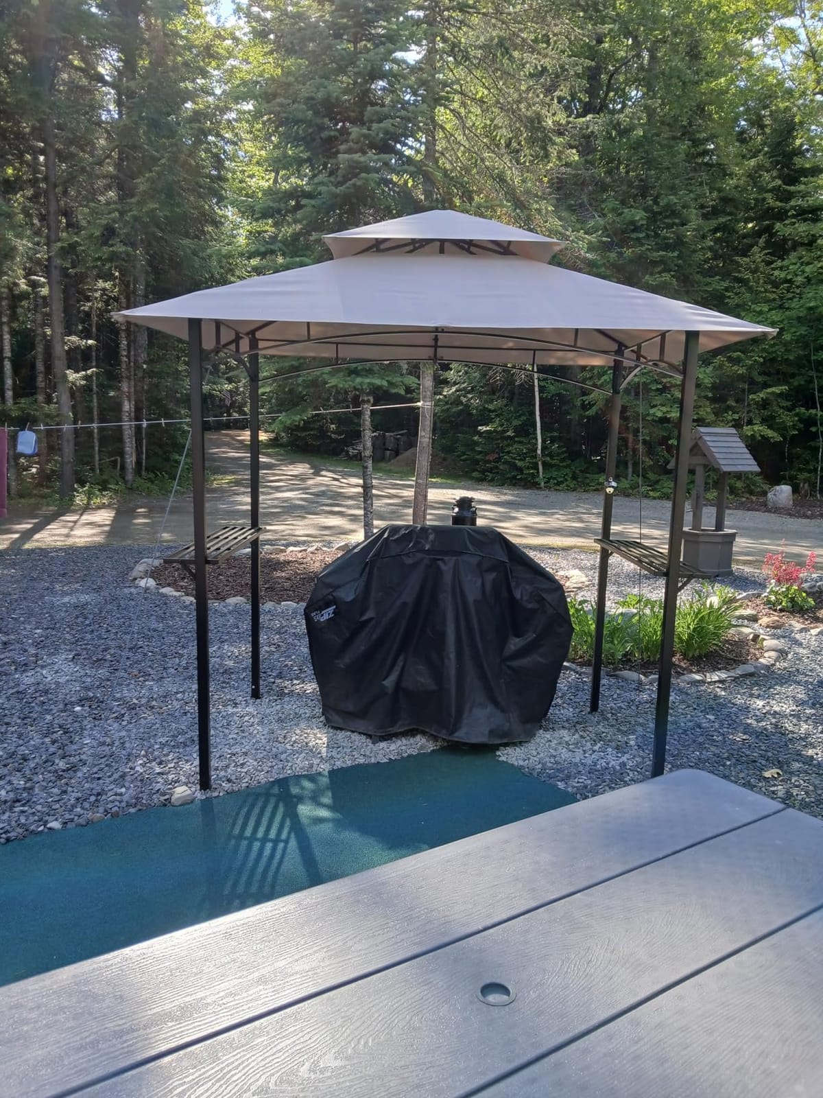 Kozyard 6' x 8' BBQ Hardtop Grill Gazebo, Outdoor Grill Shelter | Double-Tier Galvanized Steel Roof, Aluminum Frame and 2 Built-in Steel Side Shelves for Outdoor Grilling Station, Brown customer photo 2