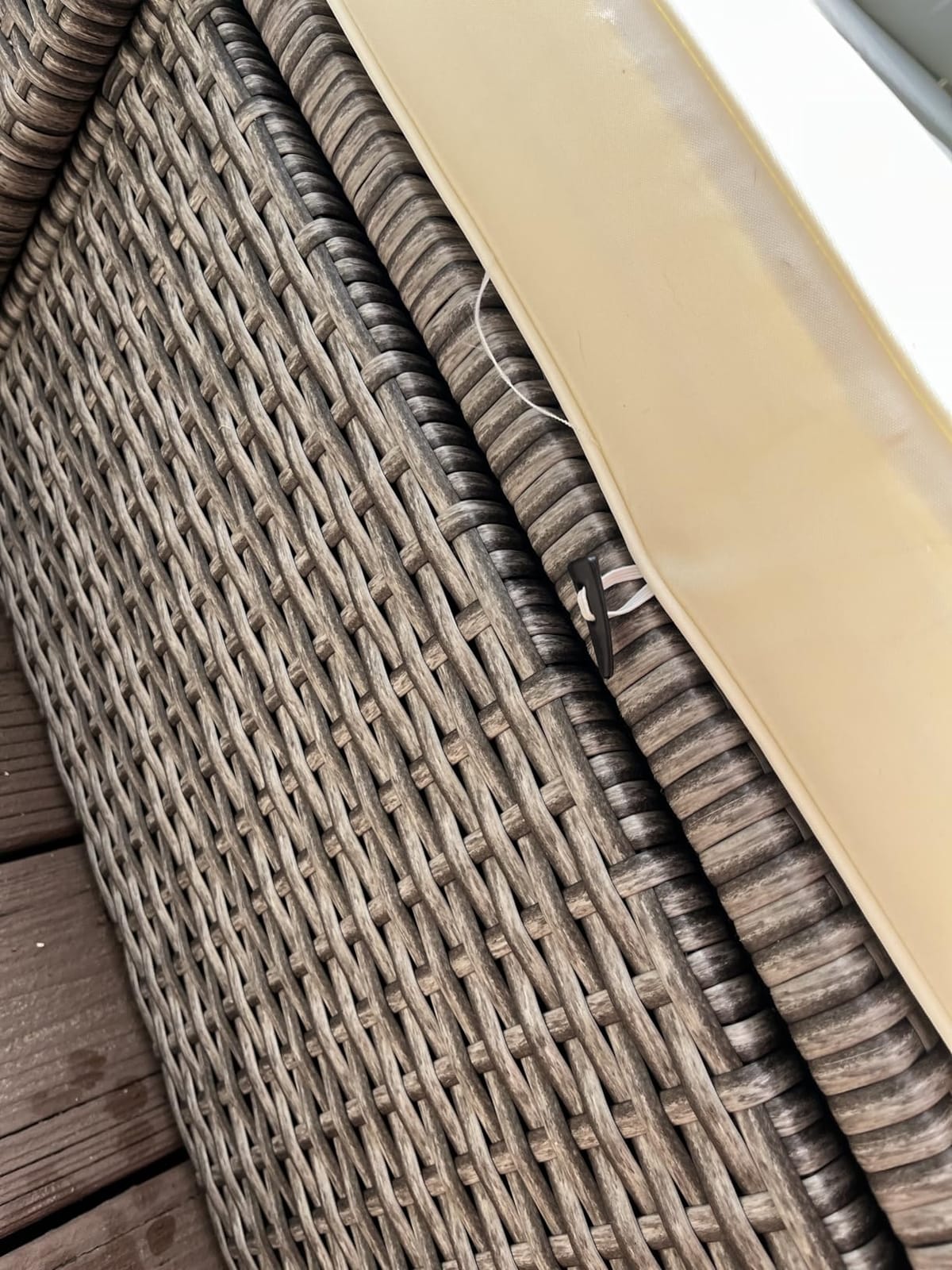 Devoko Outdoor Daybed Set Patio Day Bed, Rattan Lounge Bed | with 2 Side Tables for Backyard Porch Poolside Lawn Beach (Beige White) customer photo 2