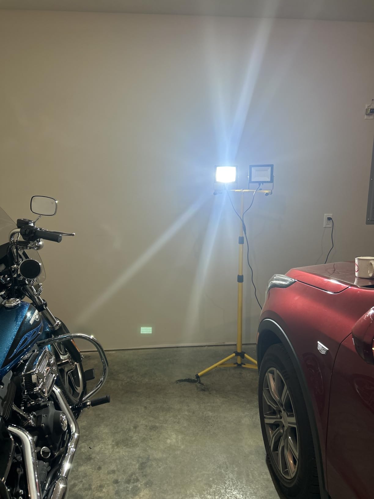 LED Work Lights with Stand, 21000 Lumen, 3-Head Adjustable Work Light | Waterproof Foldable Tripod, Extended Cord for Outdoor & Indoor Job Sites, Workshops, Construction, Garage Lighting customer photo 1