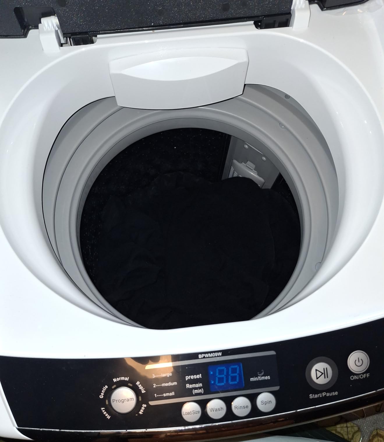 BLACK+DECKER 4.5 Cu. Ft. Front Load Washer, 120V, BFLW45M, White | Full Size Washing Machine with 12 Cycles, ENERGY STAR certified Washer Machine, Hot & Cold Inlet Hoses, LED Display customer photo 2