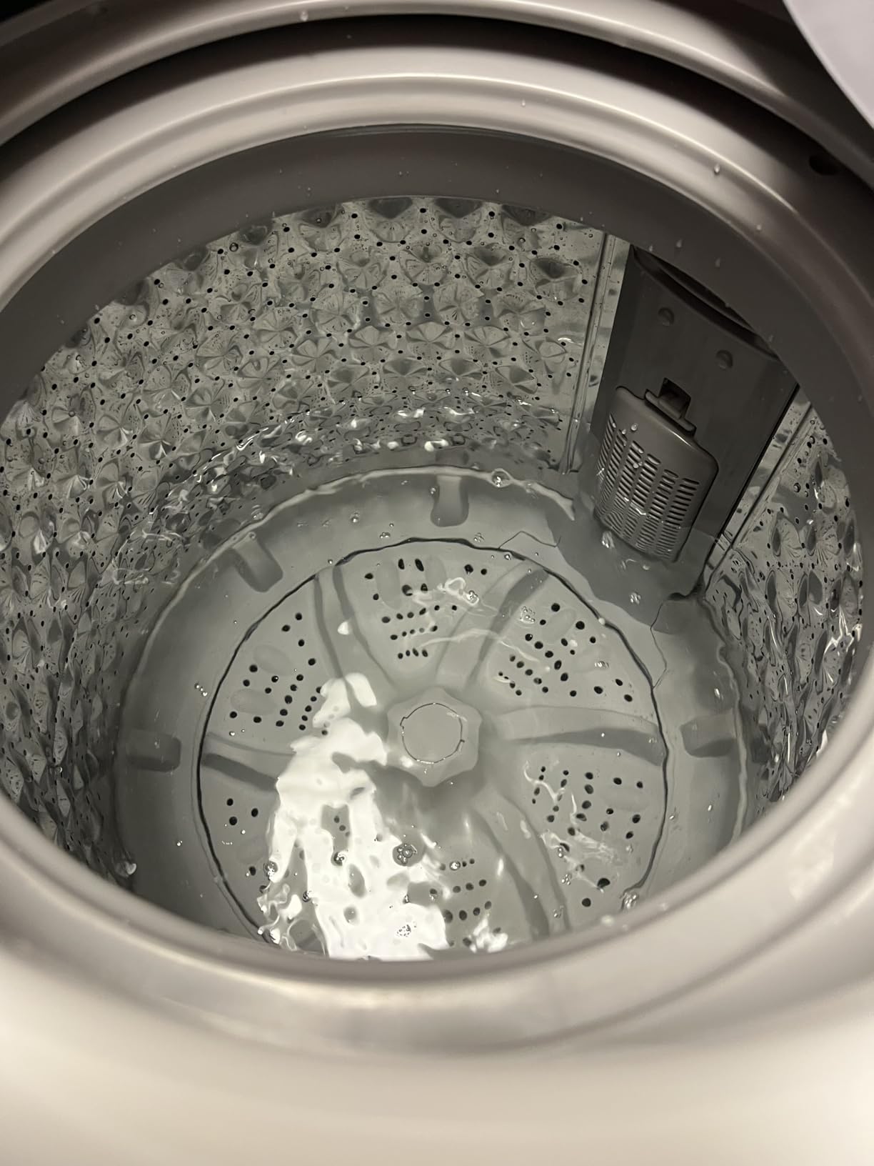 BLACK+DECKER 4.1 Cu. Ft. Top Load Washing Machine with Agitator, BTLW41MW | Full Size Washer with Glass Lid and Stainless Steel Tub, Laundry Machine with LED Display, 10 Wash Cycles, 120V customer photo 1