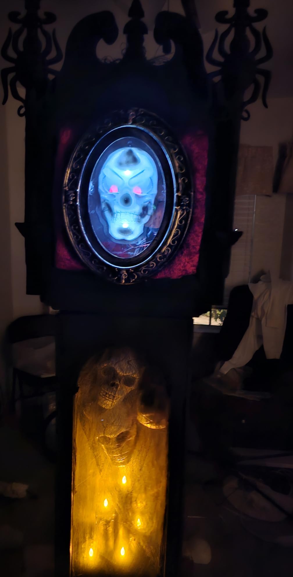 TURNMEON Halloween Animatronic Talking Haunted Mirror Decorations Outdoor | Motion & Light Sensor Activated, Creepy Sounds & Glow, Wall Mounted, Indoor/Haunted House Decor, Magic Mirror Horror Prop customer photo 2