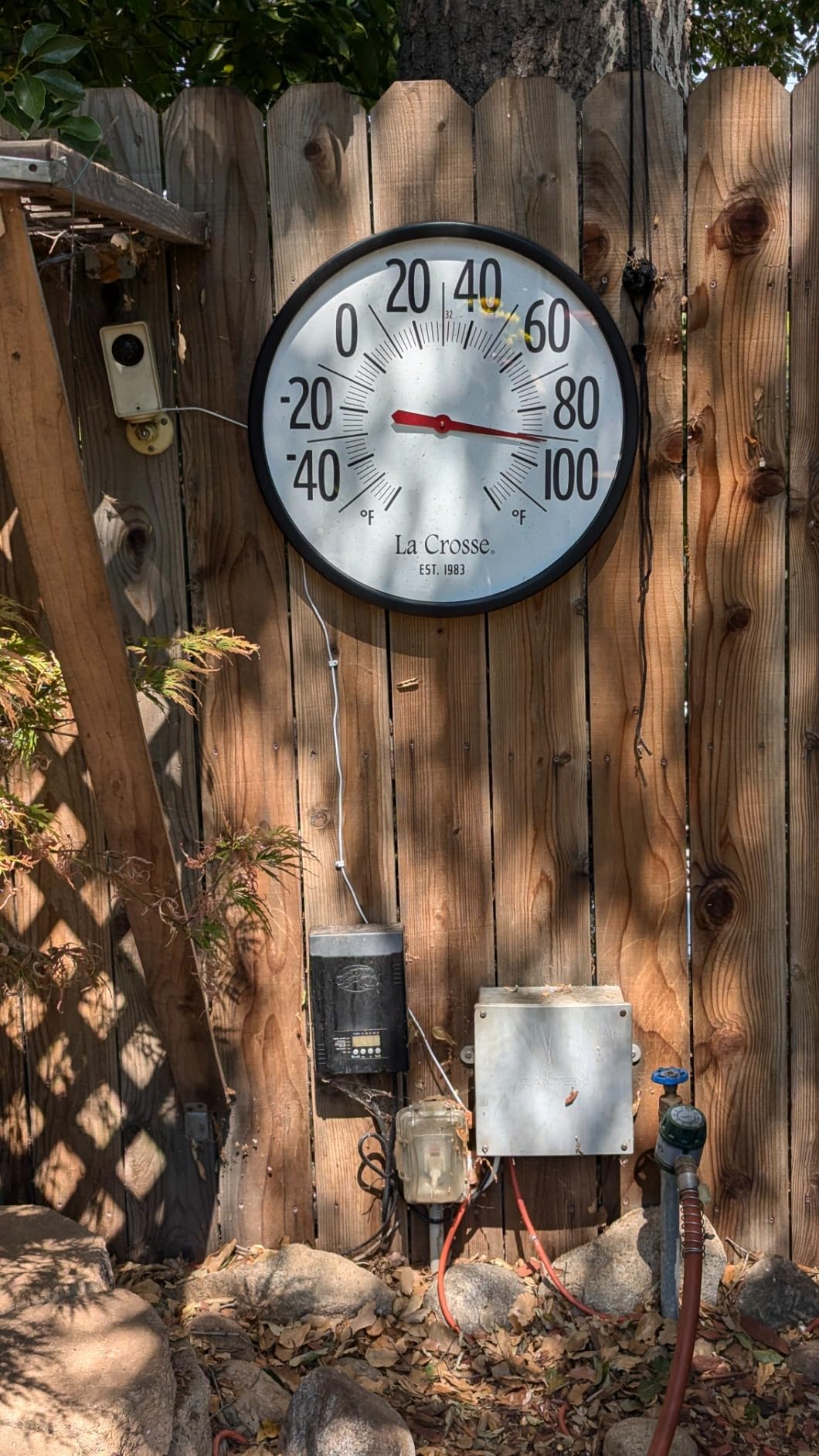 La Crosse 104-3056 Emperor Size 22-Inch Analog Dial Thermometer customer photo 1