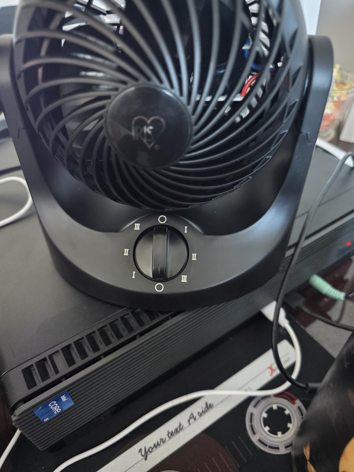 IRIS USA WOOZOO Mini Desk Fan, Dorm Bedside Office, Quiet, 112° Tilt, White | 32ft Max Air Distance, 108ft² Coverage, 112° Adjustable Vertical Tilt, 27db customer photo 1