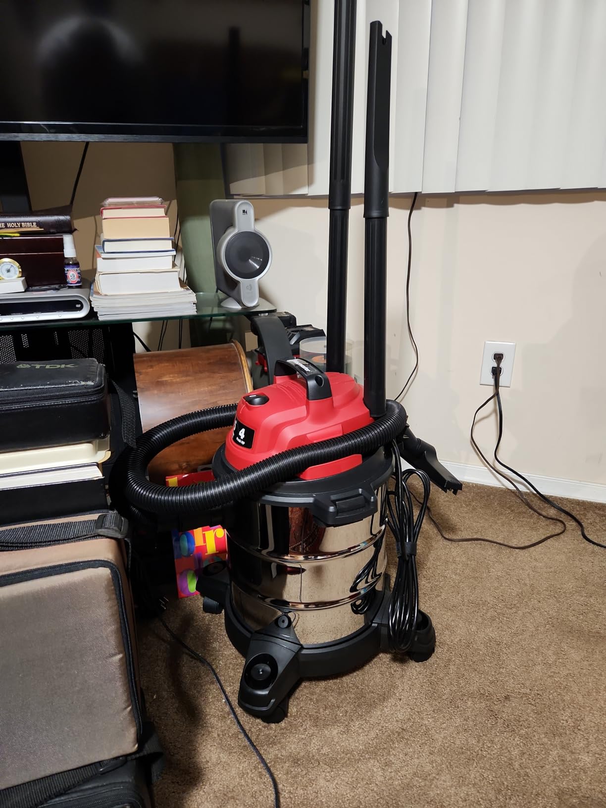 Vacmaster VOC812SF 1101 8-Gal 6 Peak HP Stainless Steel Wet/Dry Vac Red customer photo 1