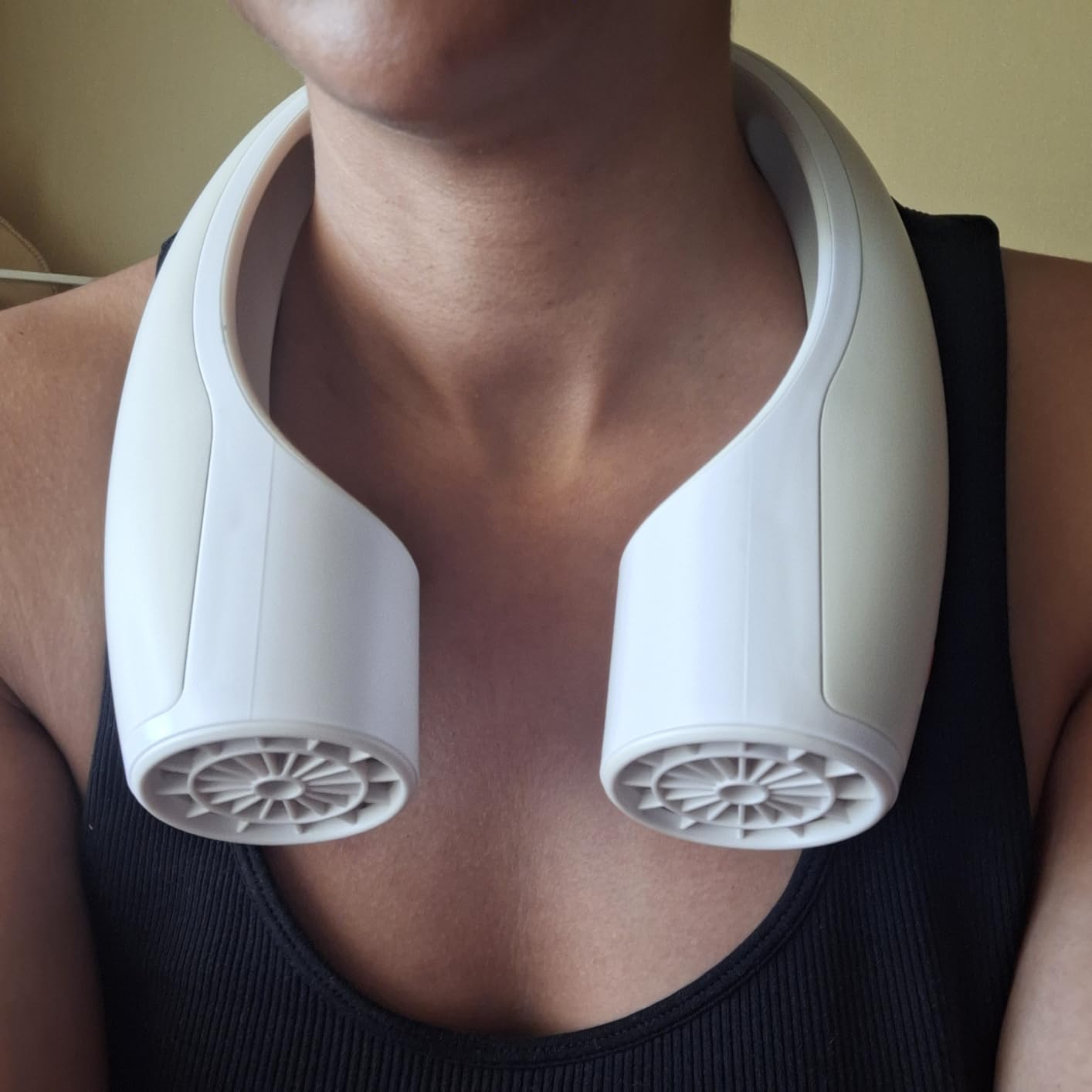 Rohent Portable Hands-Free Neck Fan - 4000mAh Battery, USB-C Rechargeable, Ultra-Quiet, 4 Adjustable Speeds - Perfect for Office, Outdoor, and Travel Use customer photo 2