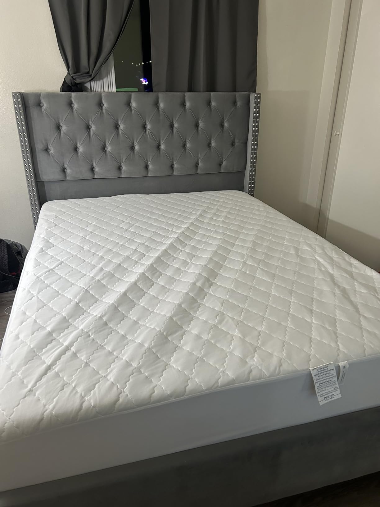 Jocisland Queen Size Bed Frame Velvet Upholstered Platform Bed with 51.6