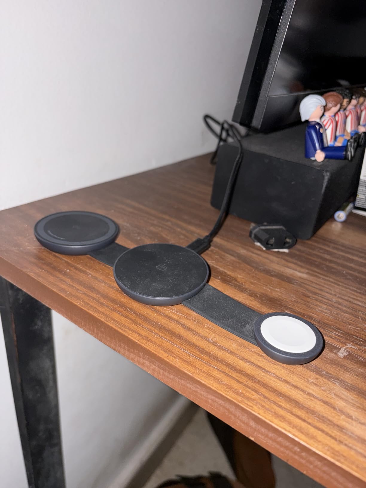 Anker MagGo UFO 3-in-1 MagSafe Compatible Qi2 15W Charging Station | Foldable Travel Design, Wireless Pad for iPhone 17/16 Series, AirPods, Apple Watch, and More (Not a Power Bank) customer photo 1