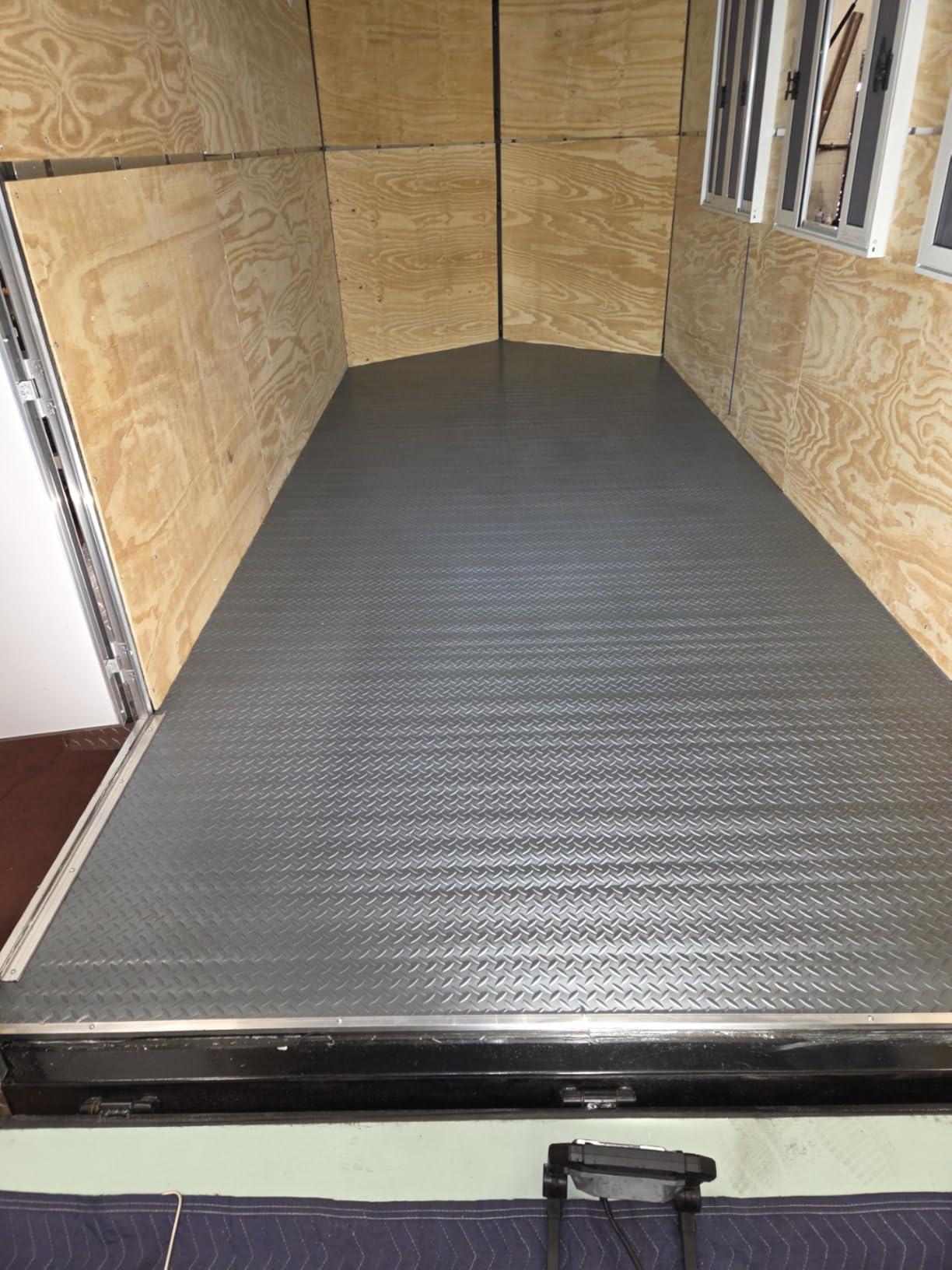 Geemax 7.8 x 20 FT Garage Floor Mat, 2.8mm Thickness Diamond Plate Vinyl Garage Flooring Roll for Under Car, Large Size 156 SQFT for Large SUVs, MPV, Pickup Truck, Black customer photo 2
