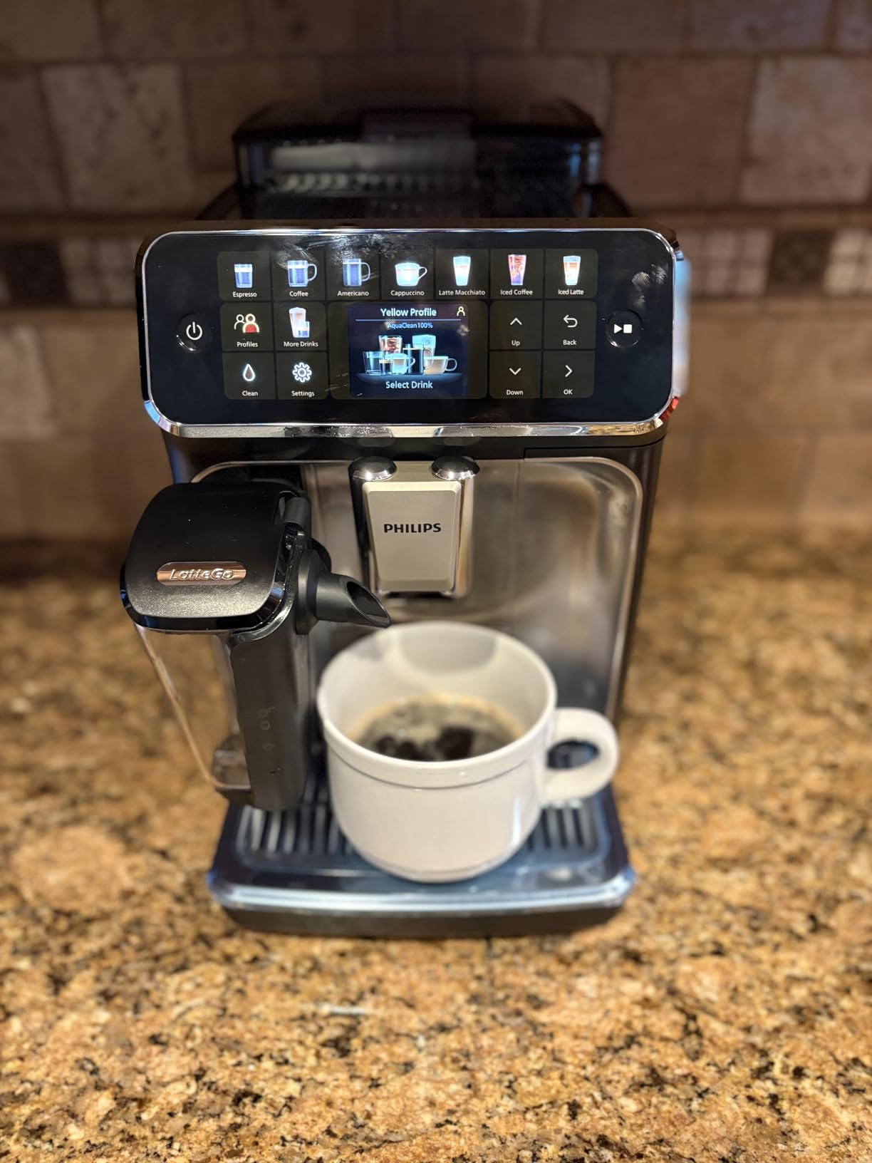 PHILIPS 5500 Series Fully Automatic Espresso Machine, LatteGo Milk System | 20 Hot & Iced Coffee Pre-Sets customize coffee strength, milk and cup size, QuickStart, ceramic grinder, 15 bars EP5544/94) customer photo 2
