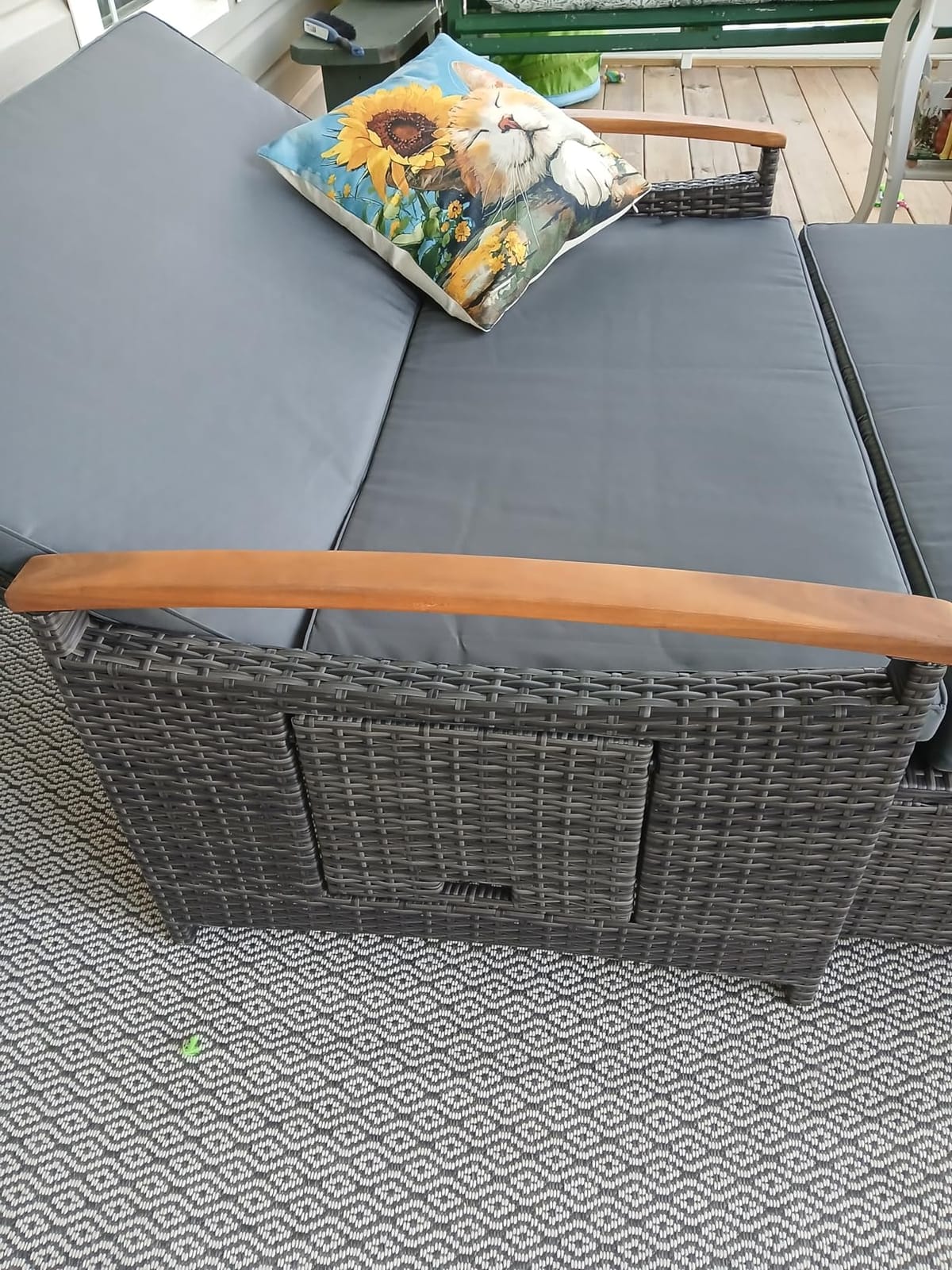 LDAILY Moccha Outdoor Wicker Daybed, Patio Rattan Loveseat Sofa w/ 4-Level Adjustable Backrest, Folding Panels, Storage Ottoman & Cushions, Lounge Furniture Set for Poolside Backyard Porch (Navy) customer photo 2