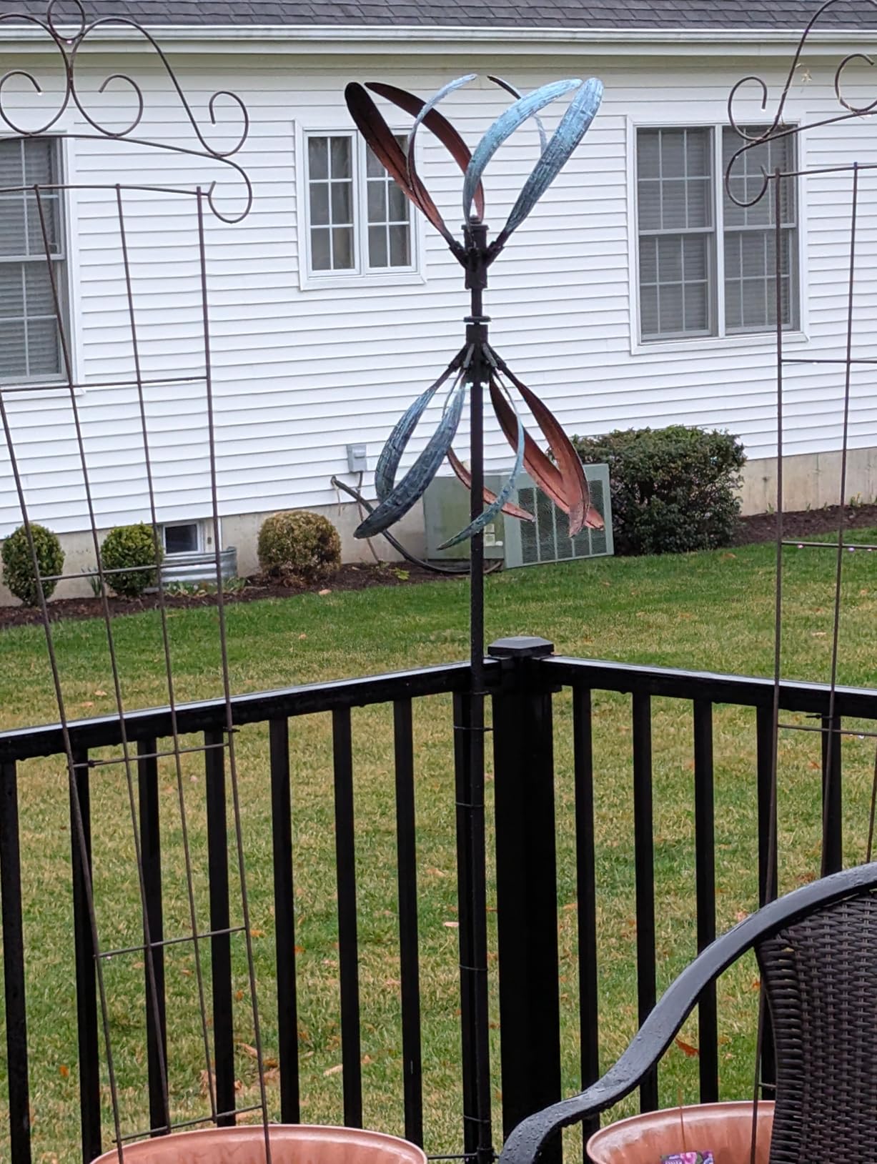 Wind Spinners Outdoor - Metal Large Wind Spinner with Stake for Yard and Garden, Garden Wind Sculptures & Spinners, Ideal Gift for Family (13'' W x 70.5'' H) customer photo 1