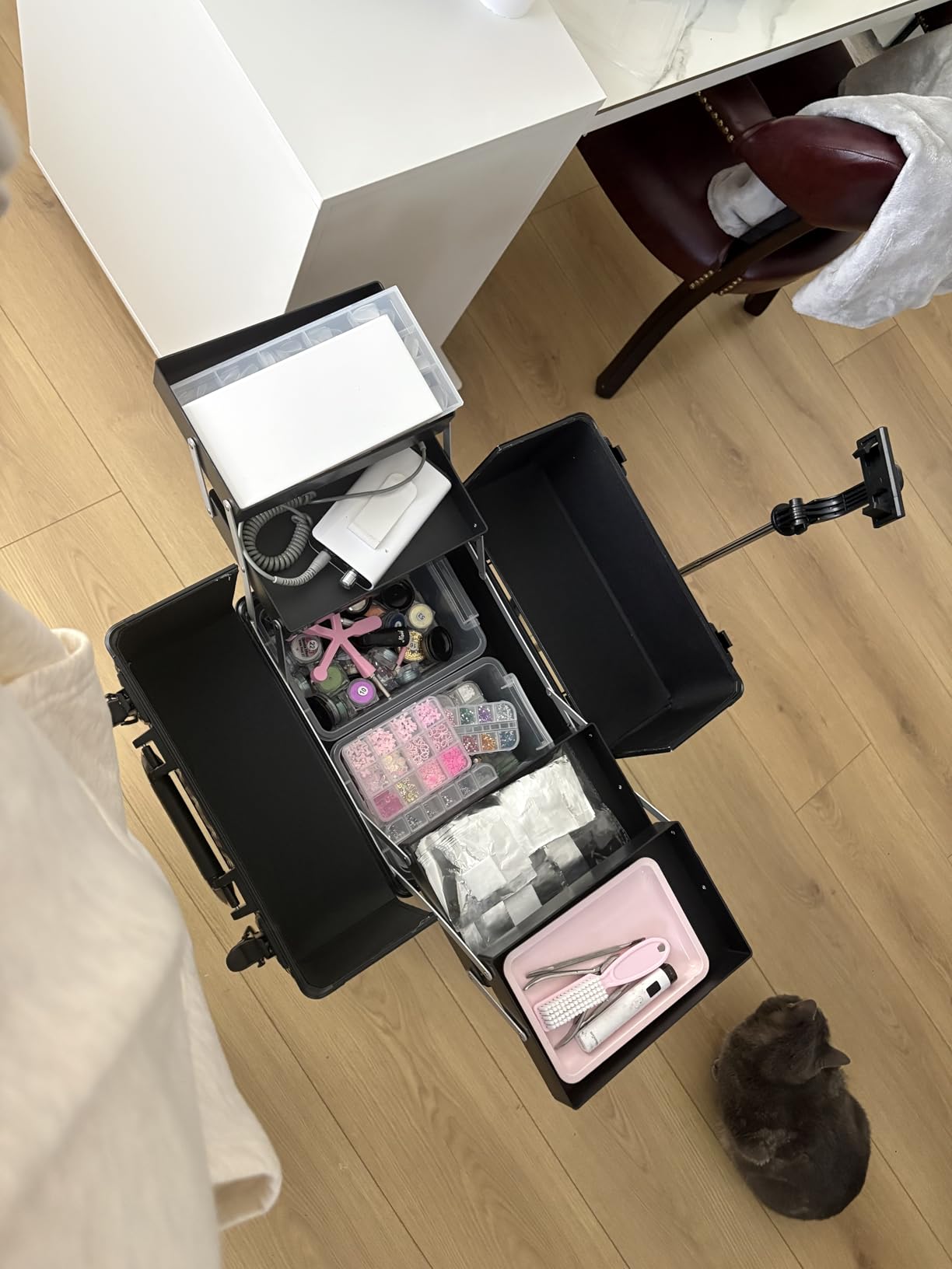 Professional Rolling Makeup Case with Wheels for Nail Techs, Large Capacity Beauty Trolley Case for Makeup Artists and Salon Professionals (Black) customer photo 2