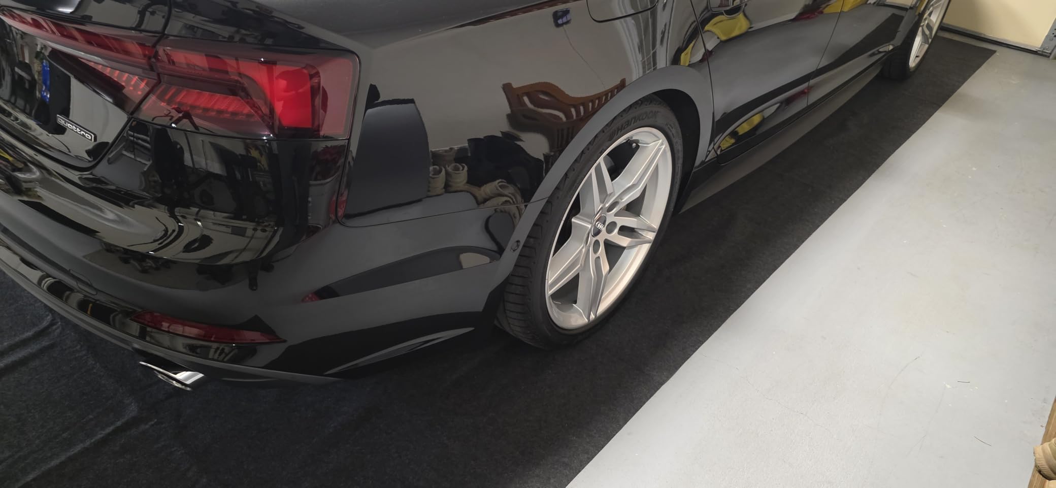 VEVOR Car Garage Mat, 7.4'x17', Shields Against Water, Snow, Rain, Mud, Oil, Durable Slip-Resistant Floor Cover with TPE Leak-Proof Backing, Simple to Maintain & Customizable Size customer photo 1