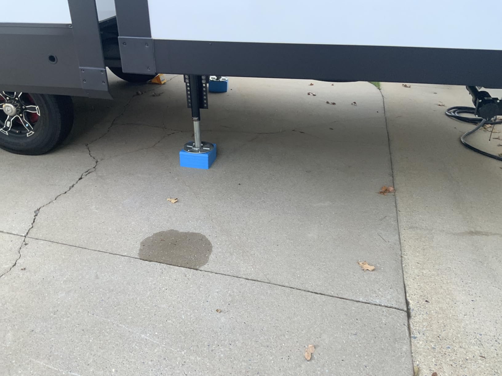 RVMATE 12 Pack RV Leveling Blocks, Camper Trailer Leveling Blocks | Levelers for RVs, Reduce Trailer Movement, Trailer Leveling Blocks, RV Leveling System Great for Single and Dual Wheels customer photo 2