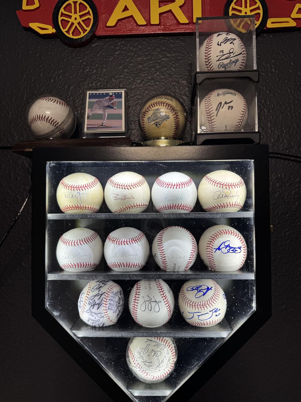 GYaozii LED Baseball Display Case 12 Balls UV Protection Wood Frame | LED Baseball Holder Shadow Box for HD Acrylic Front Wooden Frame for Collecting Autographed Balls Exquisite Souvenirs customer photo 1