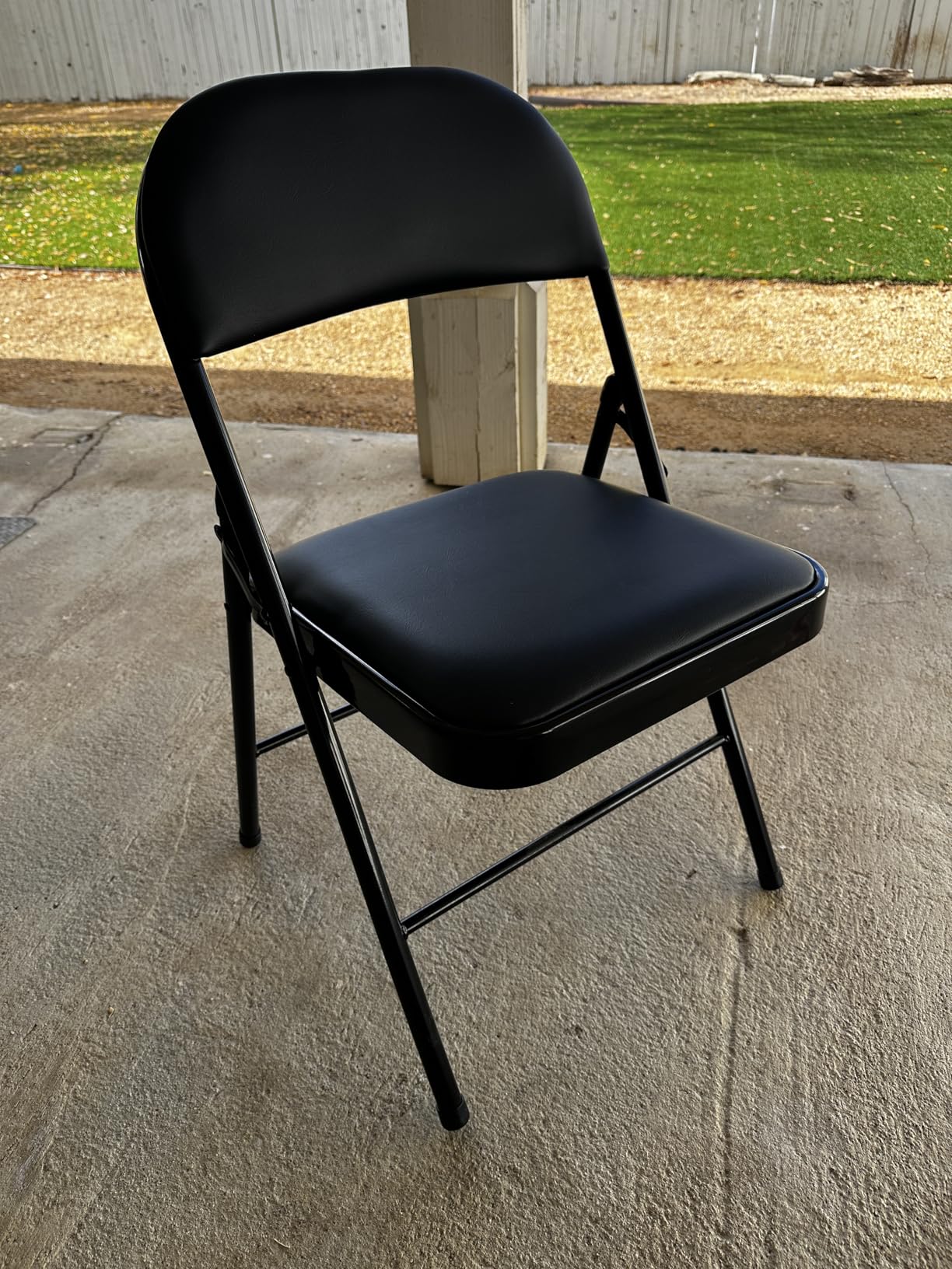 Oline Vinyl Folding Chairs, Padded Vinyl Cushion Chairs with Durable Metal Frame, Indoor Outdoor Stackable Foldable Guest Chairs for Office Wedding Kitchen Dining, 300lb Capacity (Khaki, 2 Pack) customer photo 1