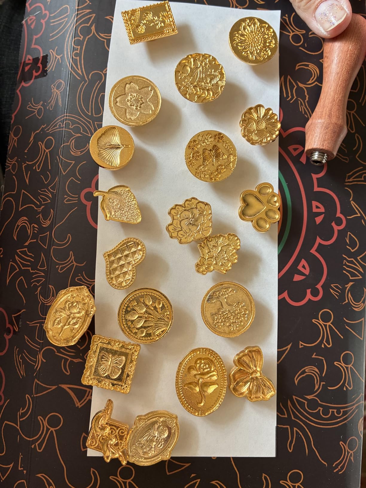 Draupnir Wax Seal Stamp Kit, 21pcs Vintage Classic Sealing Wax Stamp Heads with Wooden Handle, Gold, Ideal for Wedding, Party Invitations, Gift Wrapping customer photo 1