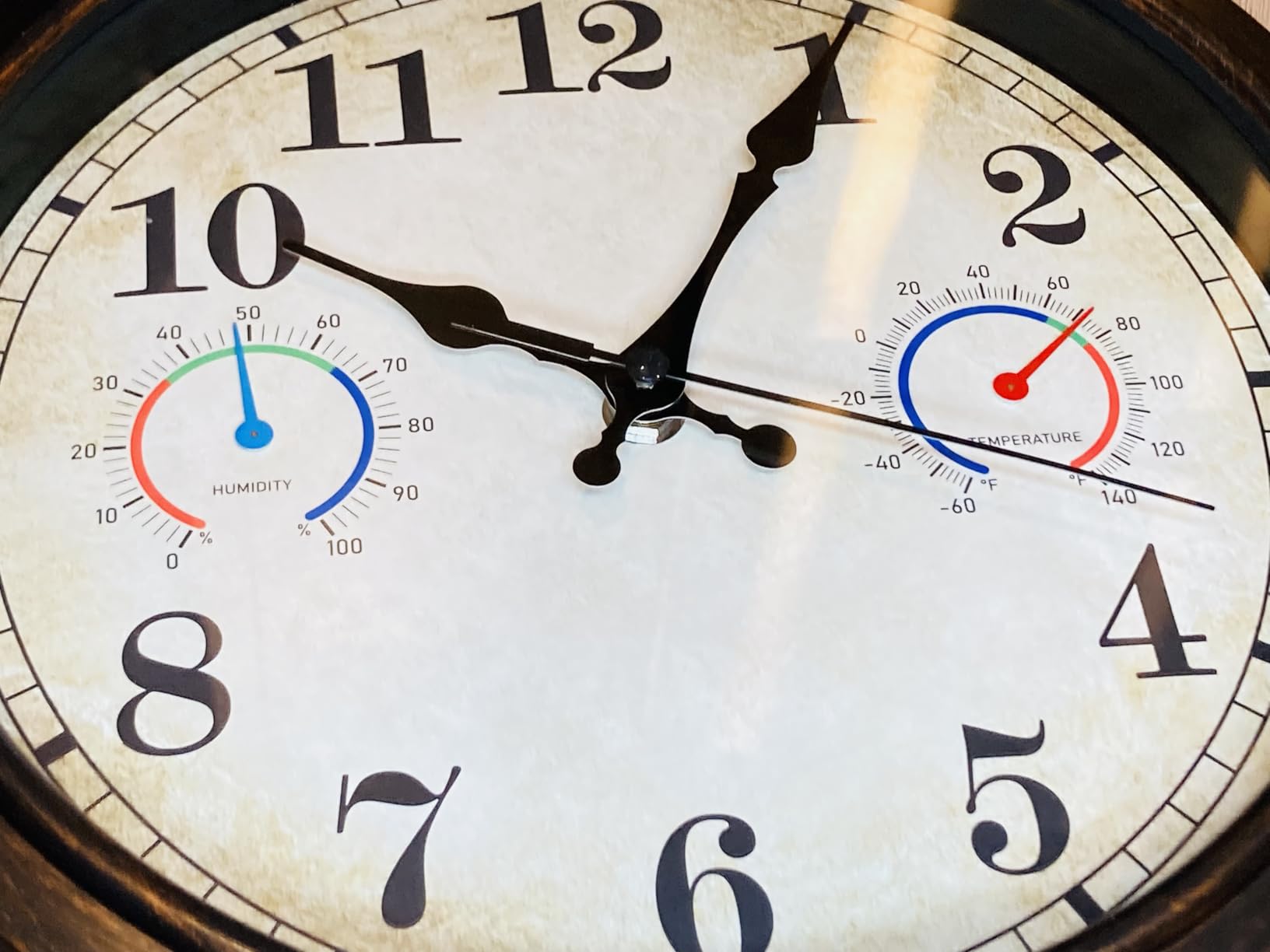 12 Inch Outdoor Clock with Thermometer and Hygrometer Combo, Waterproof Indoor Outdoor Analog Retro Wall Clocks Battery Operated for Patio, Pool,Garden,Home Decor- Bronze customer photo 1